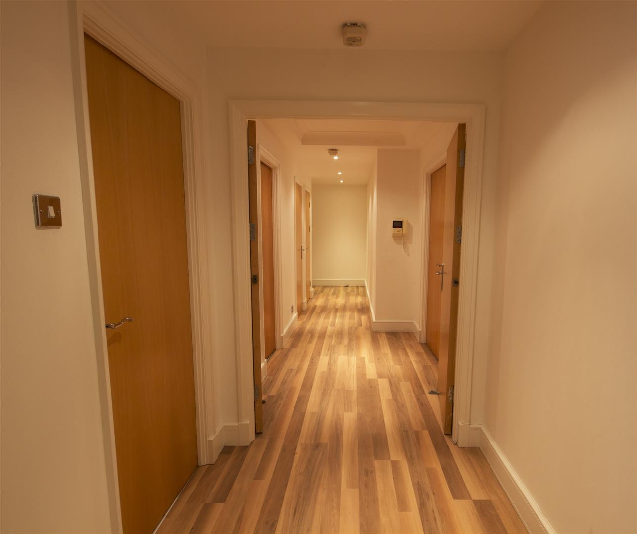 2 bed flat to rent in The Phoenix  - Property Image 8