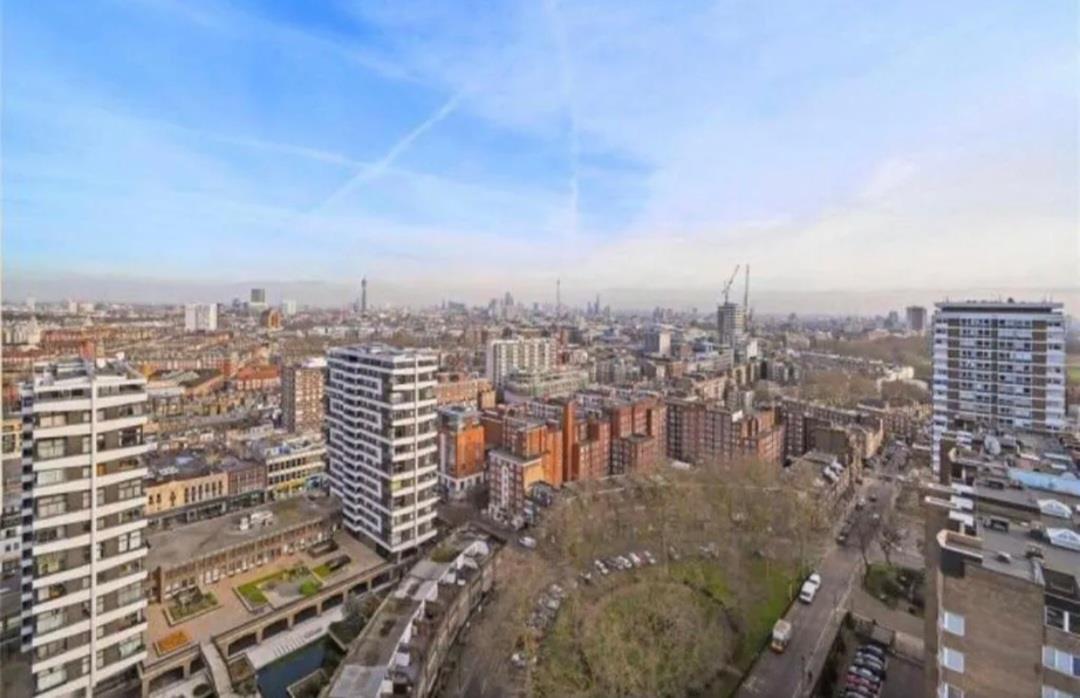 1 bed apartment for sale in Cambridge Square, London 1