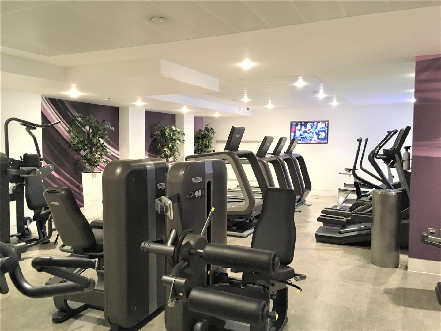 2 bed apartment for sale in Lord Kensington House, 5 Radnor Terrace, London  - Property Image 12