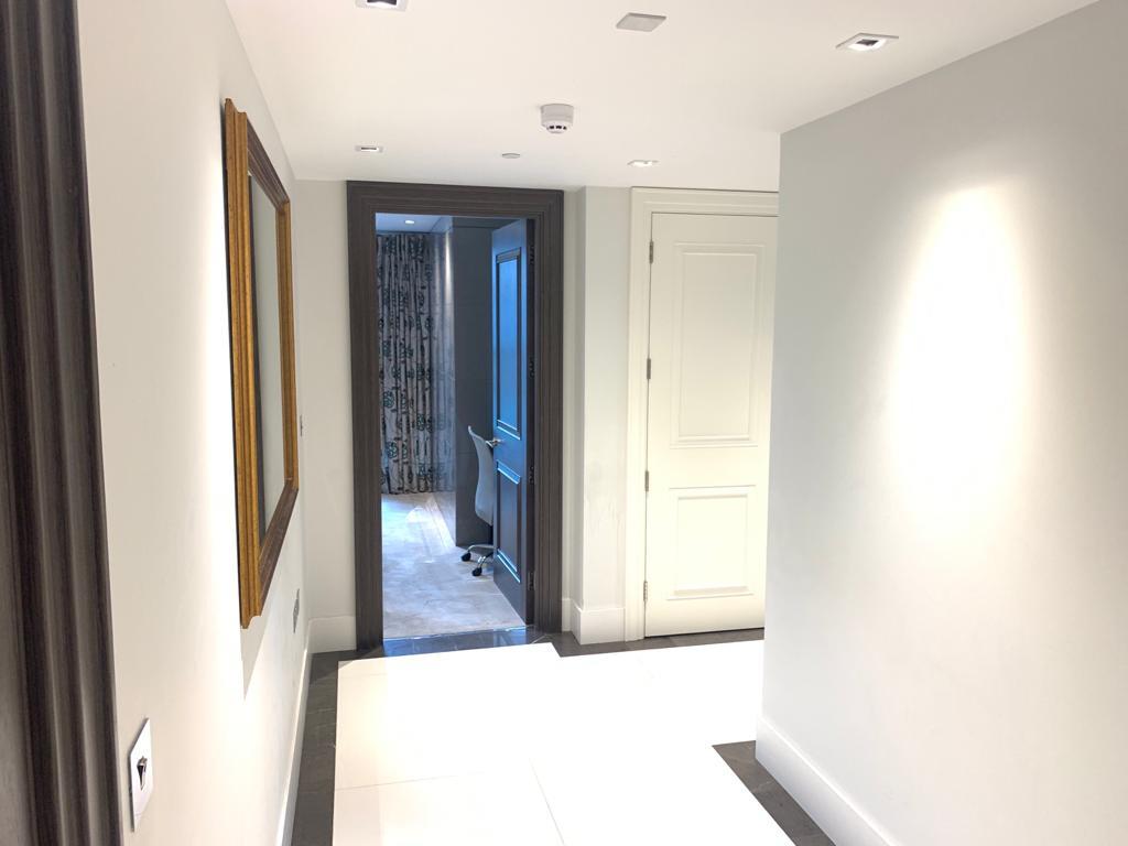 2 bed apartment for sale in Lord Kensington House, 5 Radnor Terrace, London  - Property Image 5