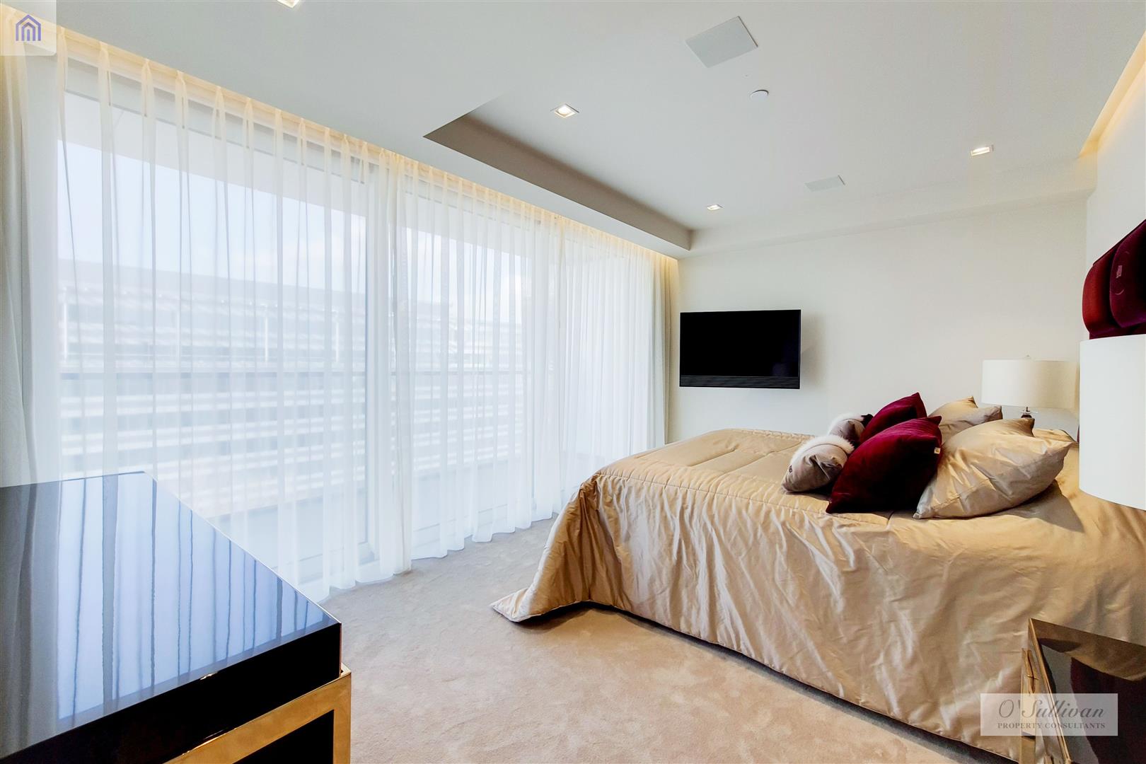 3 bed apartment for sale in Earl's Way 6