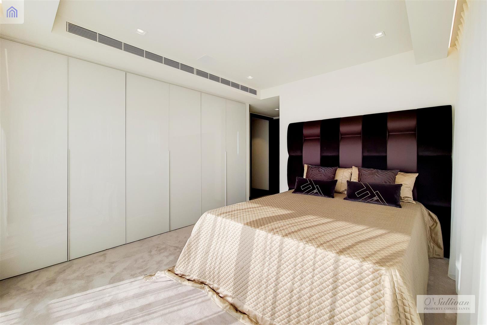 3 bed apartment for sale in Earl's Way 7