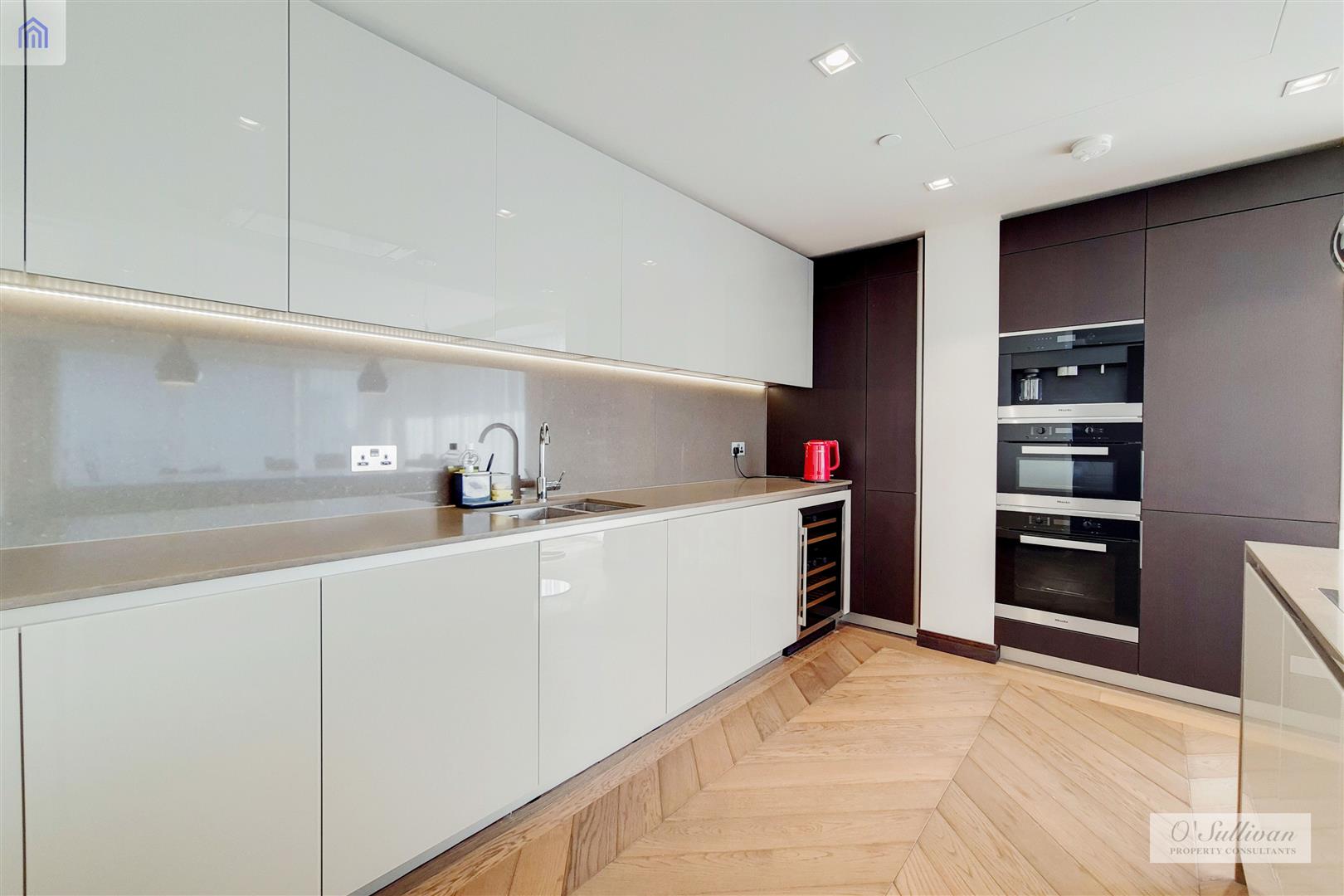 3 bed apartment for sale in Earl's Way 10