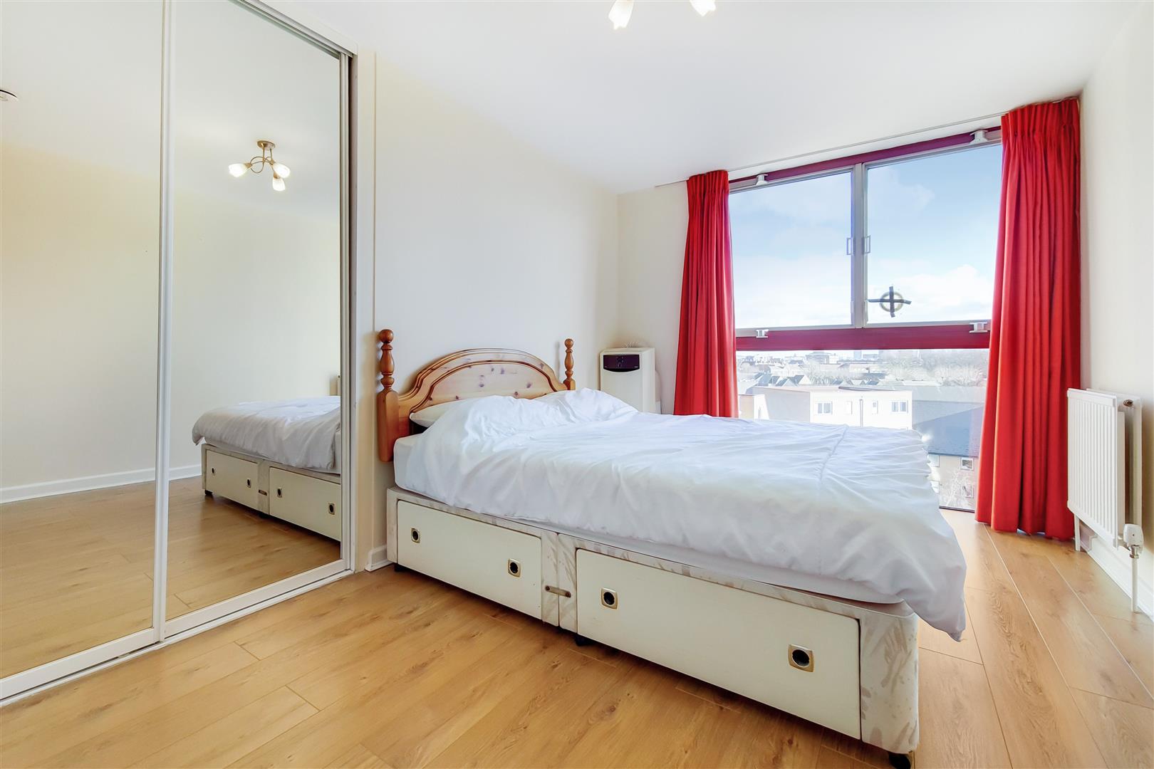 2 bed apartment to rent in Asher Way  - Property Image 7