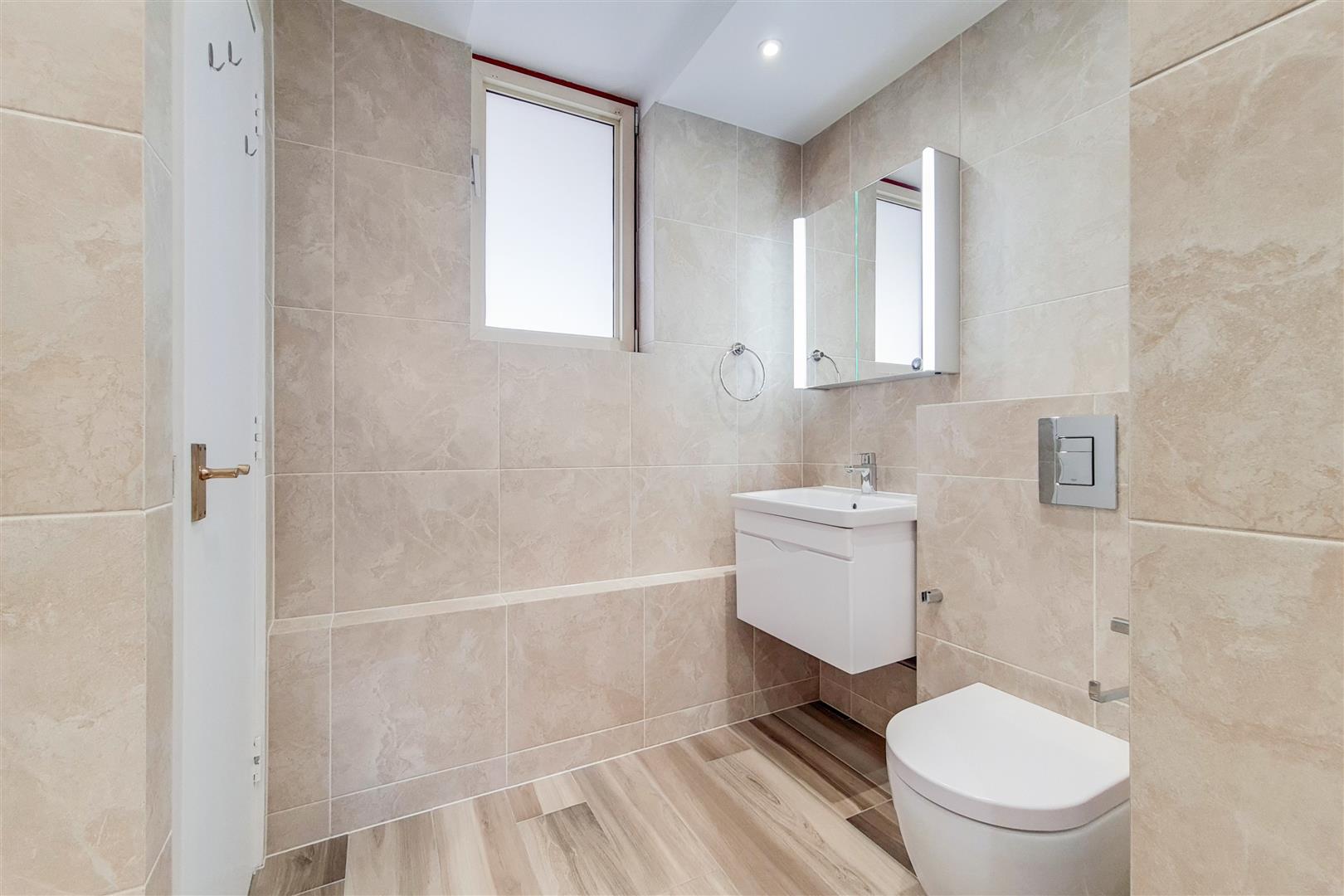 2 bed apartment to rent in Asher Way  - Property Image 13