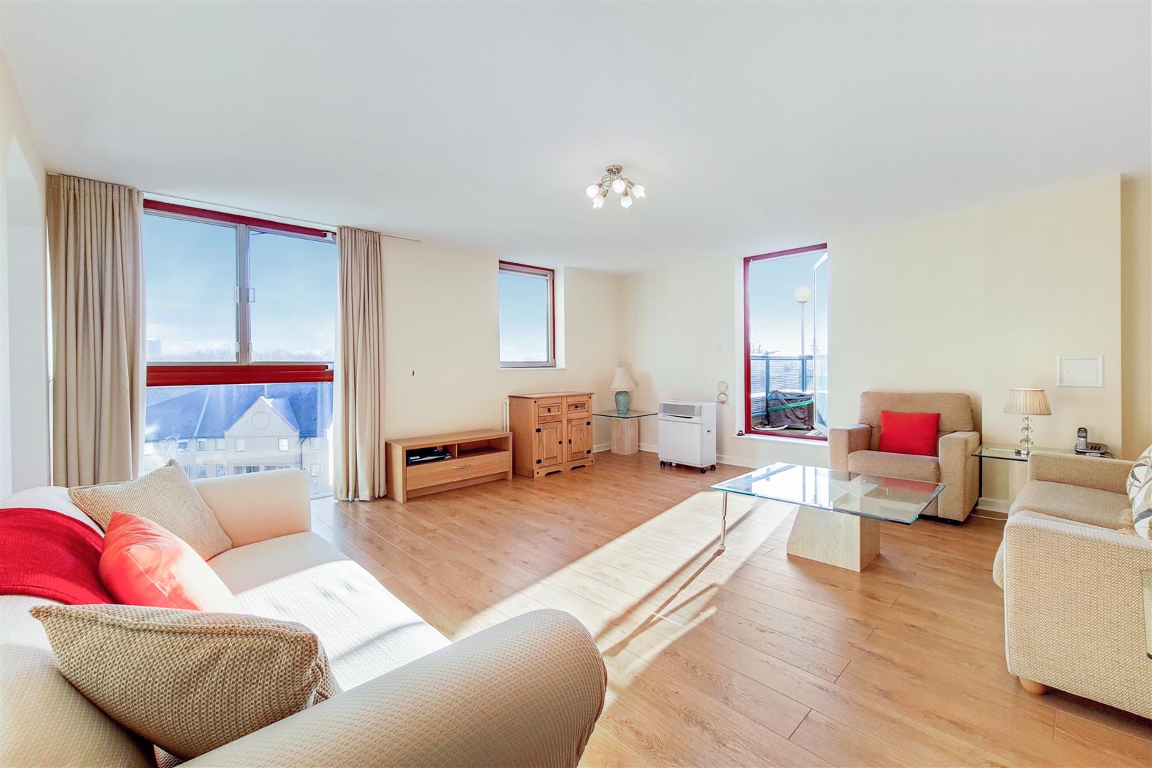 2 bed apartment to rent in Asher Way  - Property Image 2