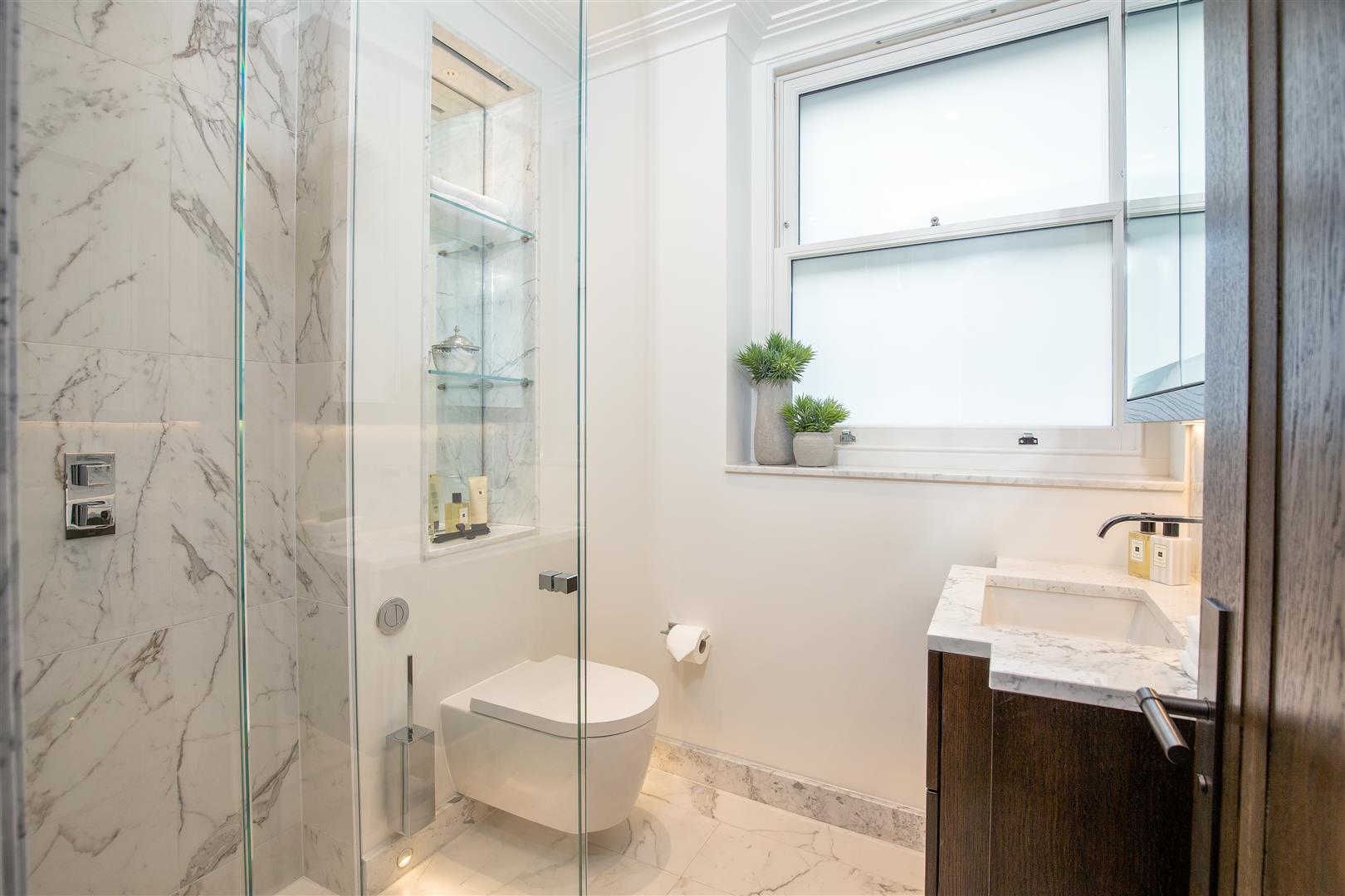 2 bed apartment to rent in Prince Of Wales Terrace, London 12