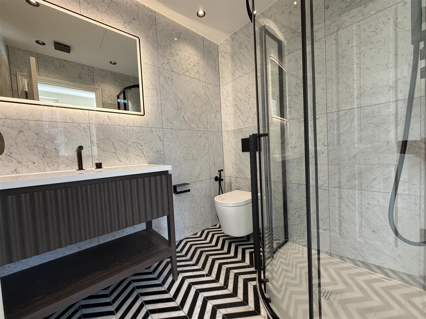 3 bed apartment to rent in Cliveden Place, London 7