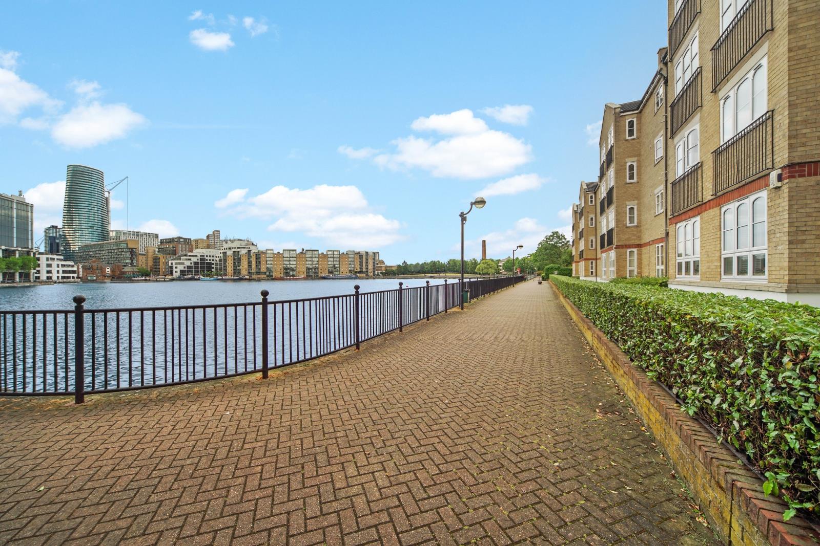 2 bed apartment to rent in Wheat Sheaf Close, London 9
