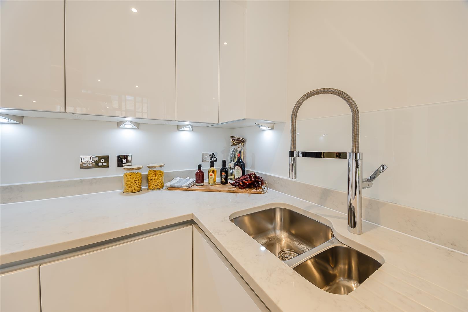 2 bed apartment to rent in Palace Wharf Apartments, London  - Property Image 13
