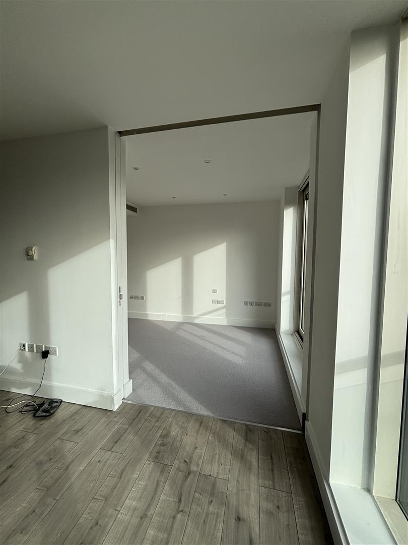 3 bed apartment to rent in Praed Street, London 3