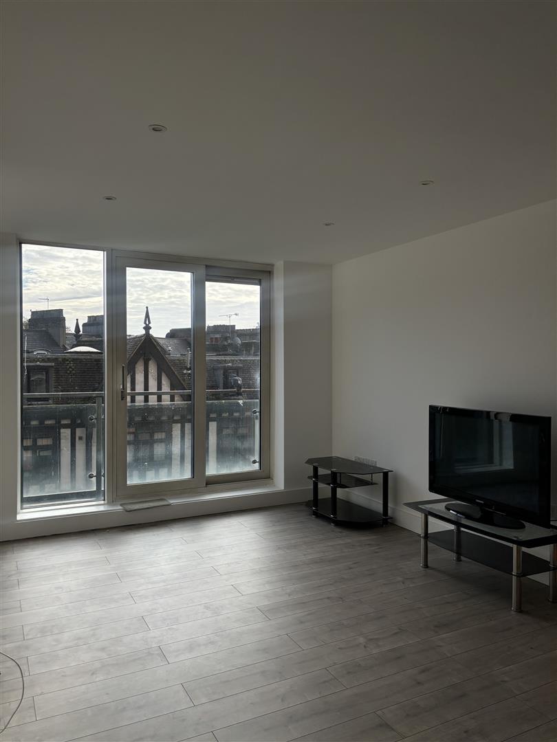 3 bed apartment to rent in Praed Street, London 6