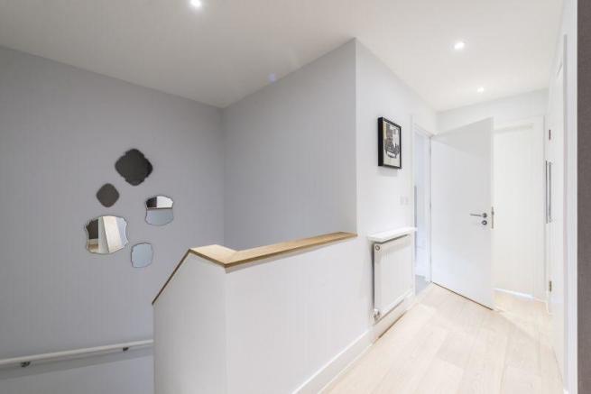 2 bed apartment to rent in Blackfriars Road, London 3