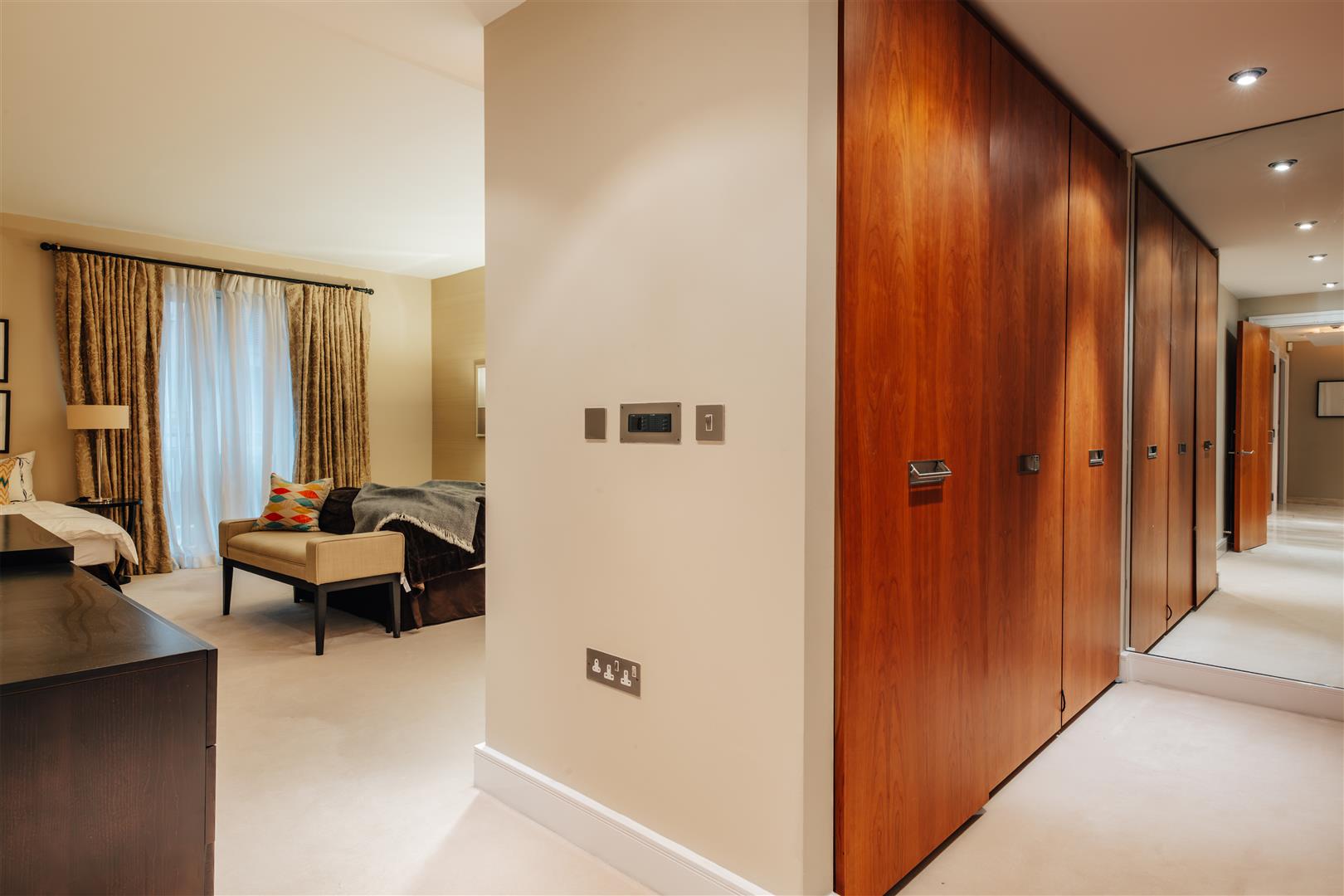 3 bed apartment to rent in Lancelot Place, Knightsbridge 39