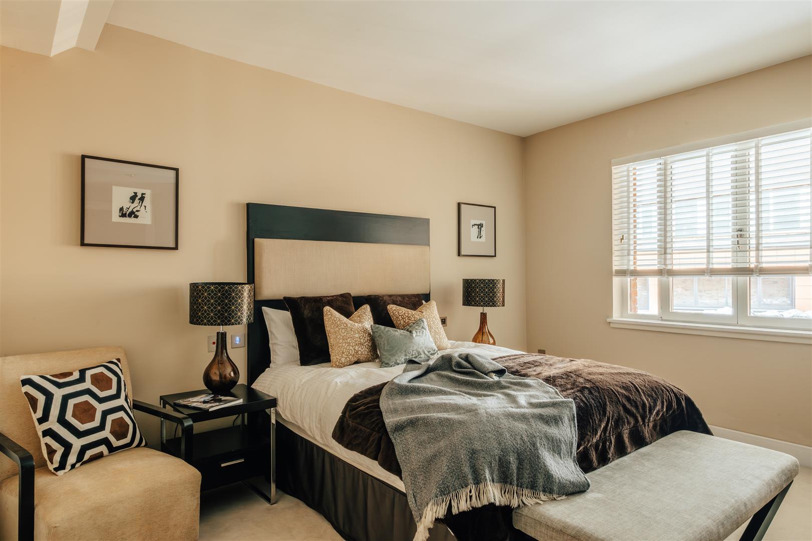 3 bed apartment to rent in Lancelot Place, Knightsbridge  - Property Image 18