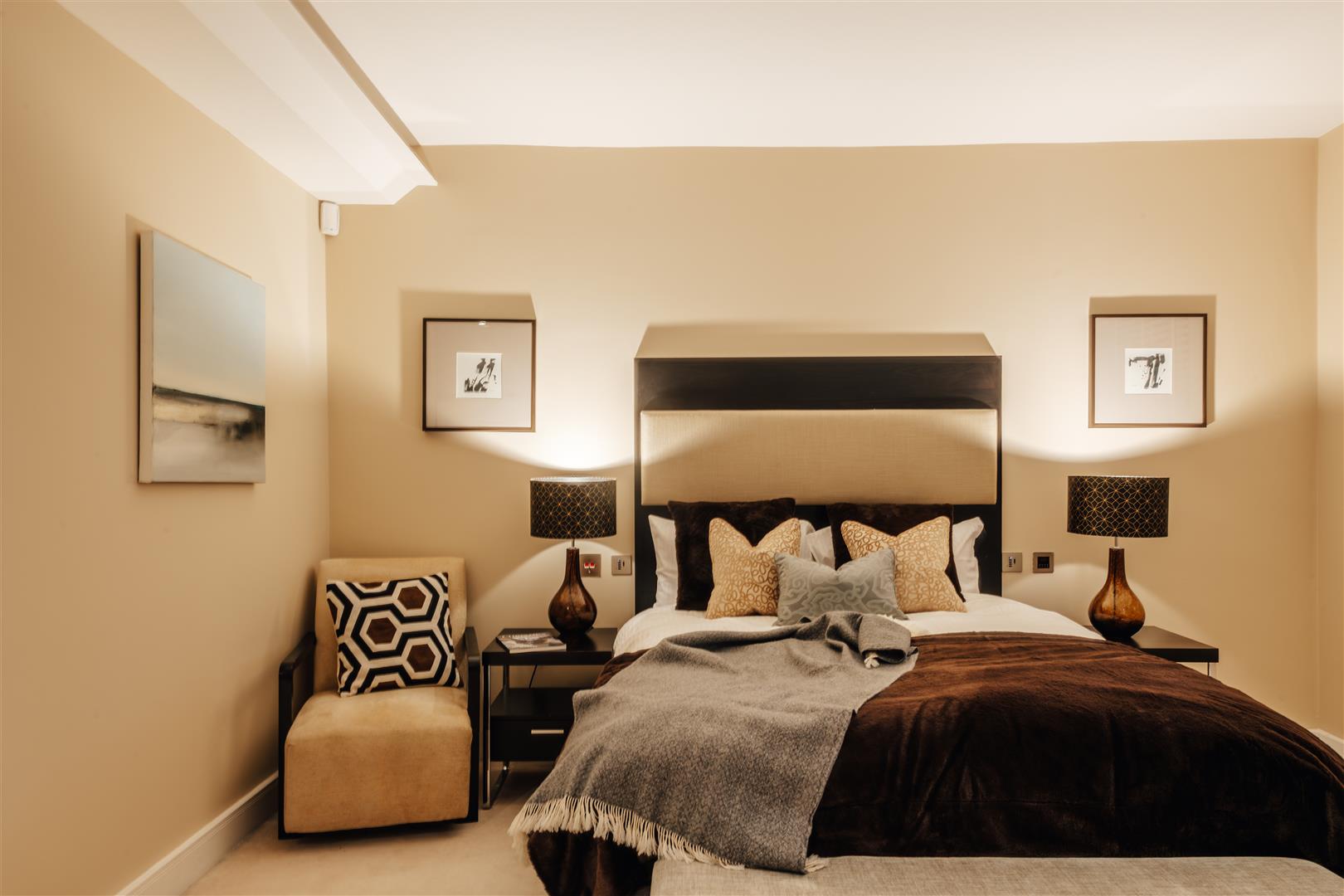 3 bed apartment to rent in Lancelot Place, Knightsbridge  - Property Image 19