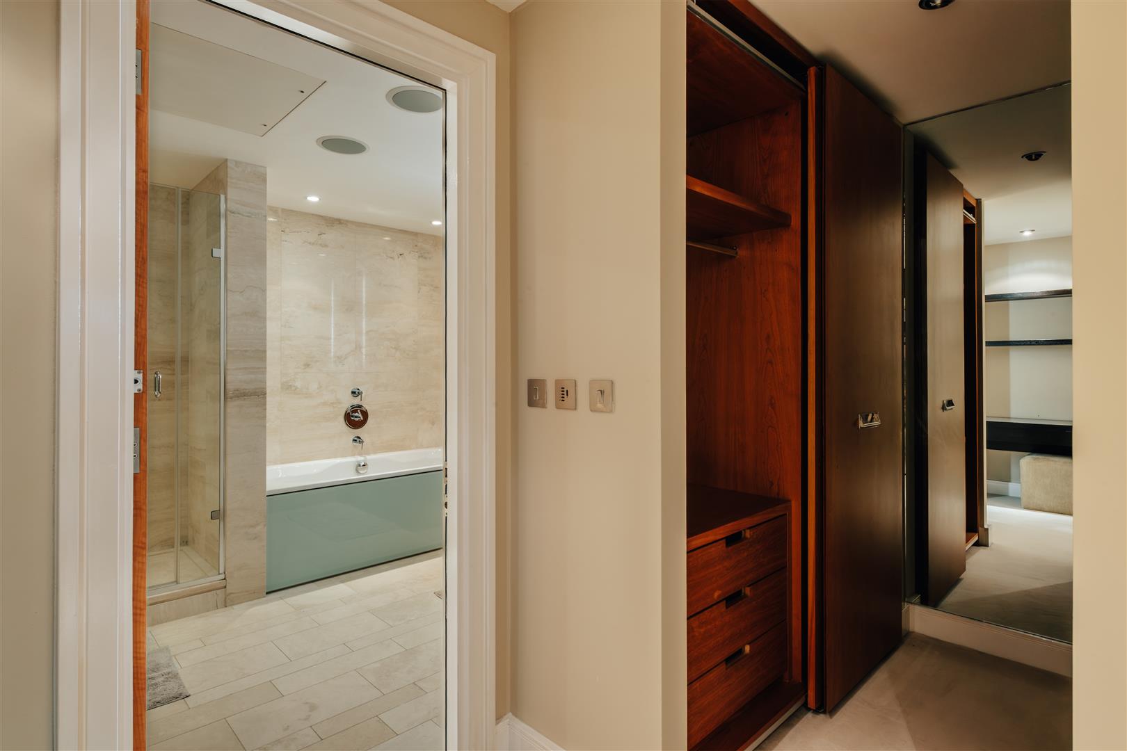 3 bed apartment to rent in Lancelot Place, Knightsbridge 22