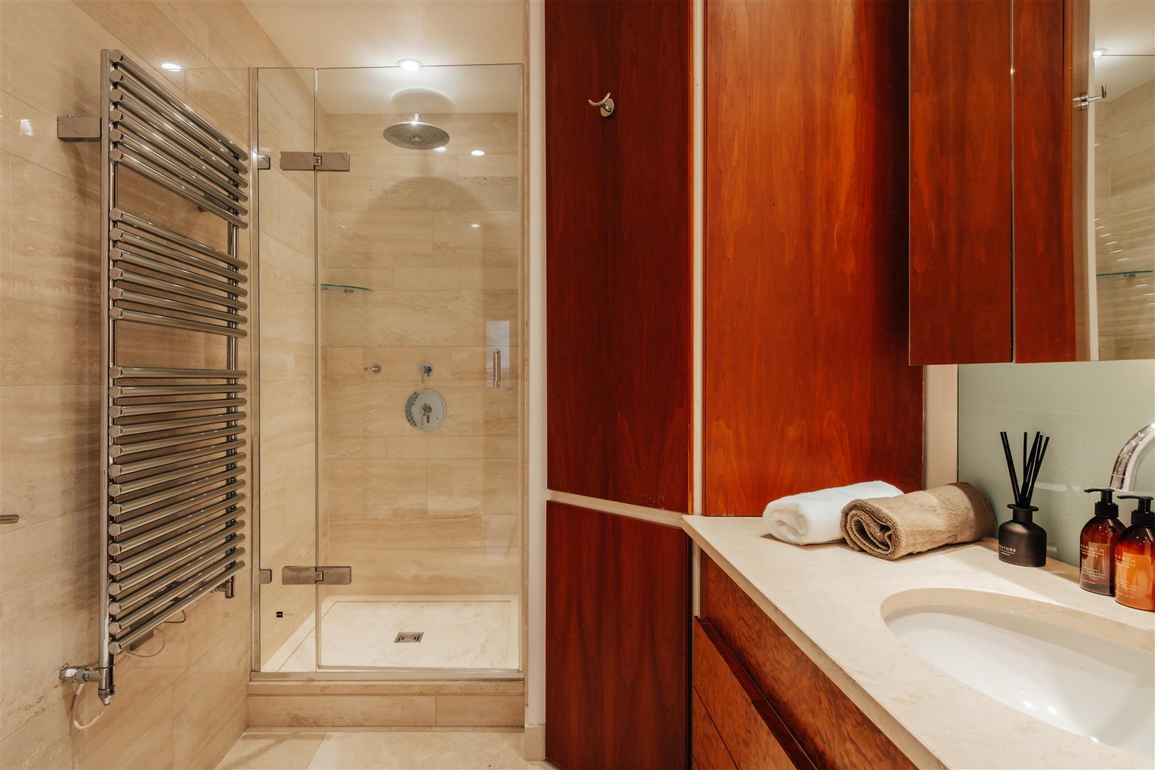 3 bed apartment to rent in Lancelot Place, Knightsbridge  - Property Image 32