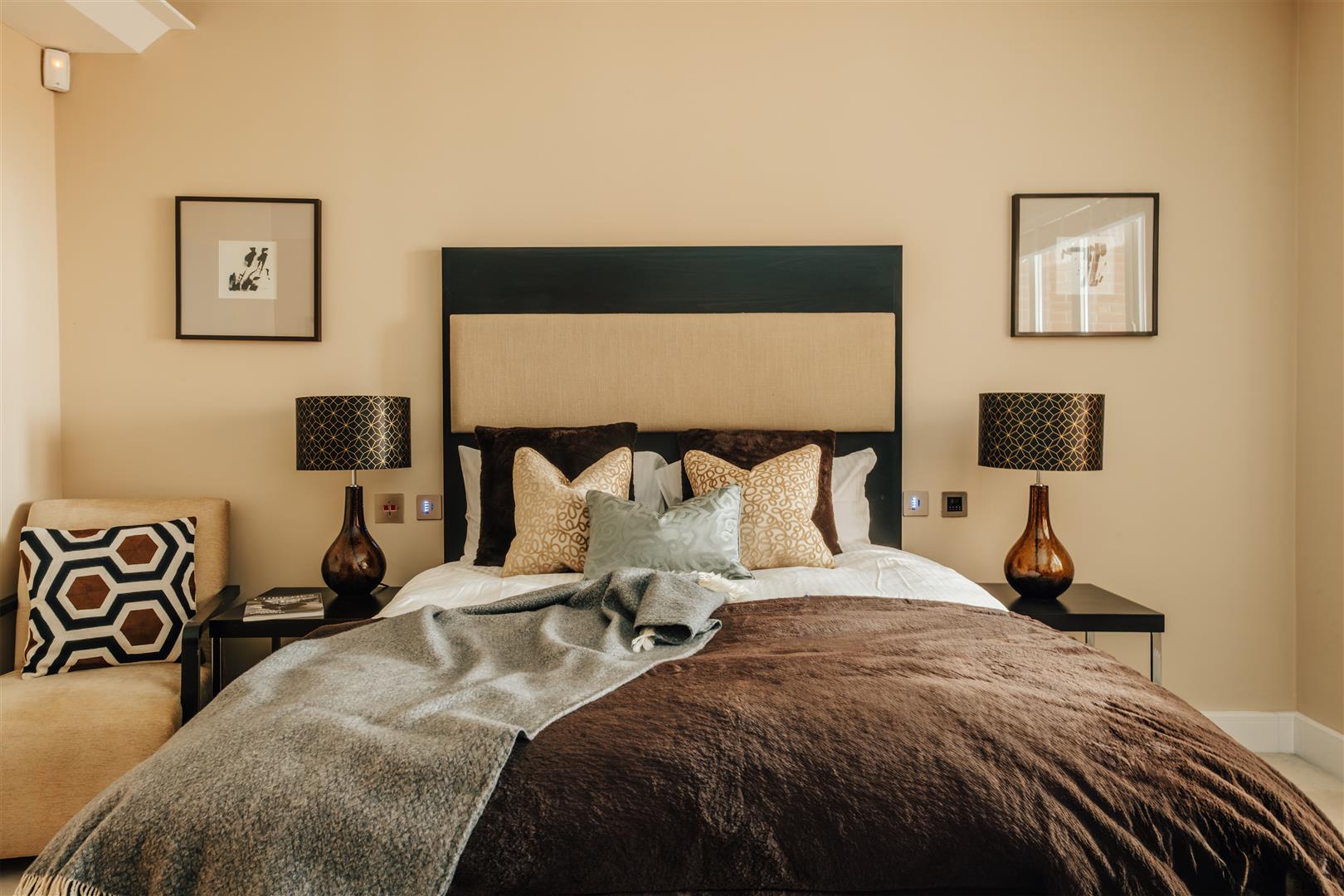 3 bed apartment to rent in Lancelot Place, Knightsbridge 16