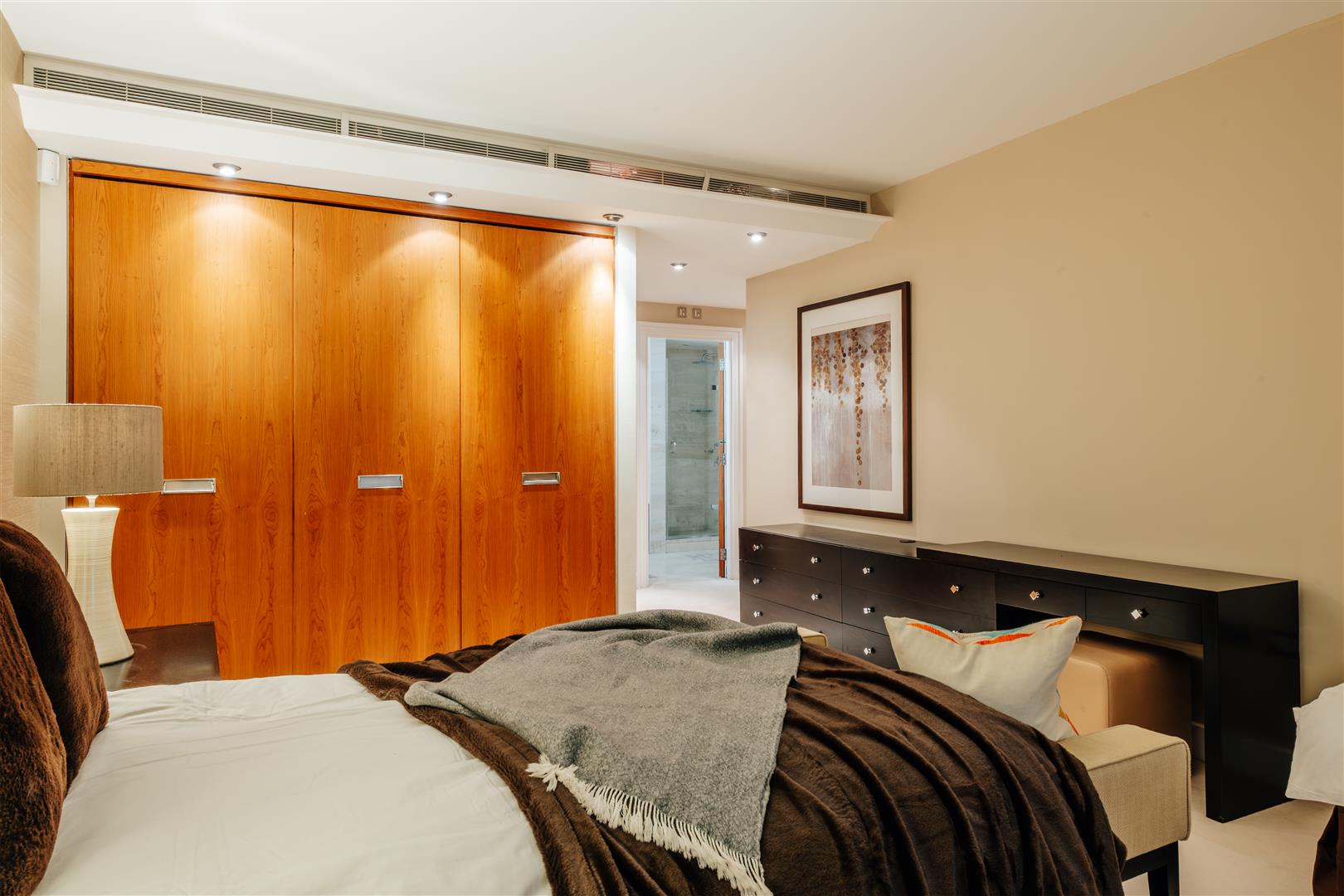 3 bed apartment to rent in Lancelot Place, Knightsbridge 43