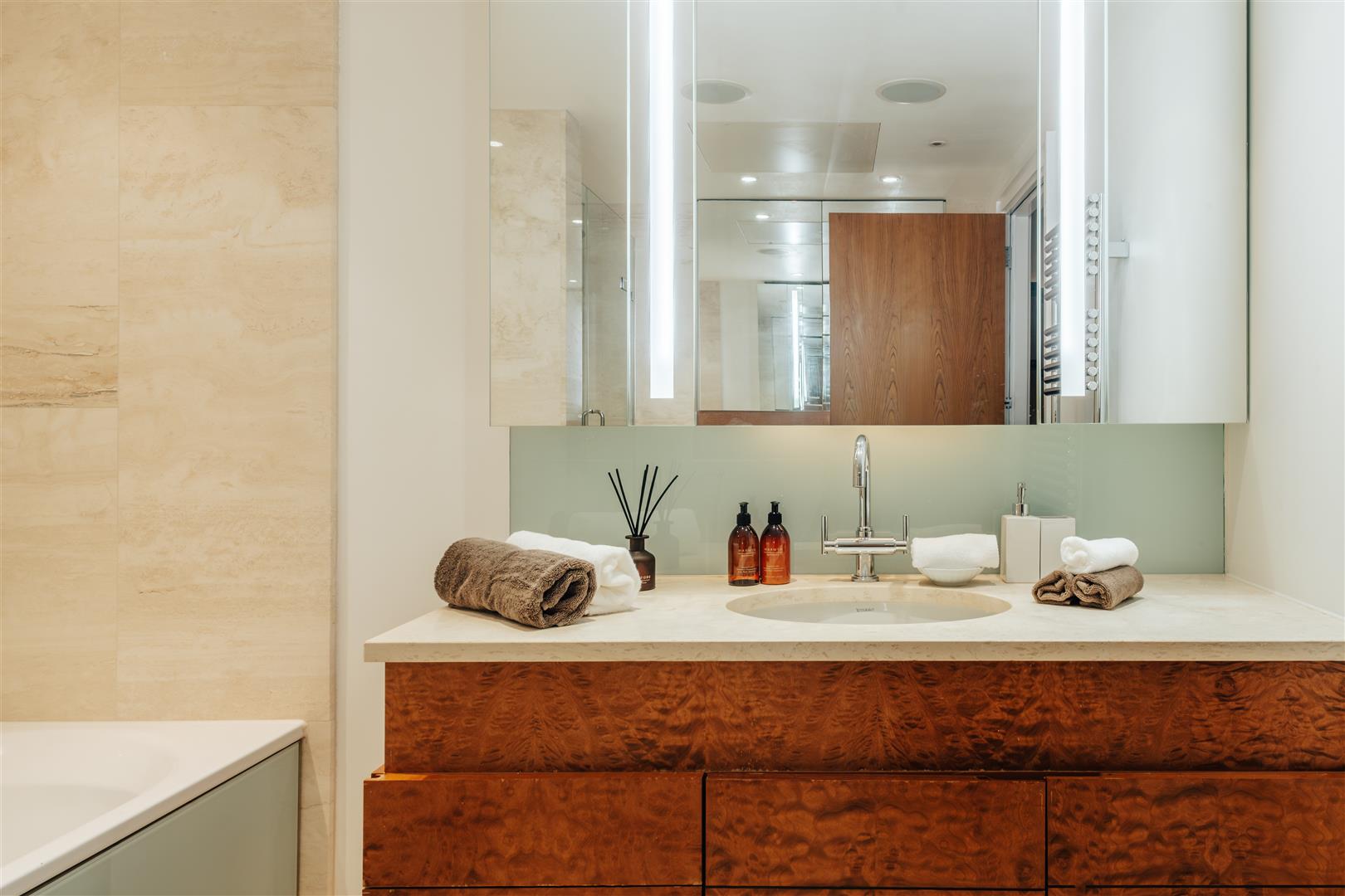 3 bed apartment to rent in Lancelot Place, Knightsbridge 24