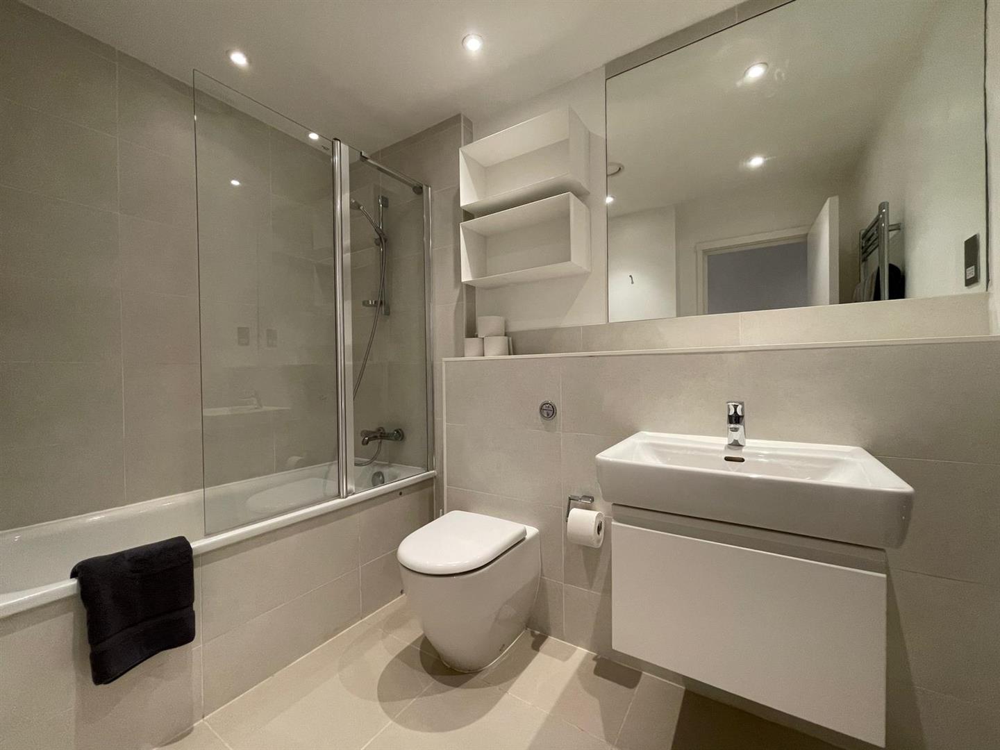 2 bed apartment to rent in Point West, 116 Cromwell Road  - Property Image 8