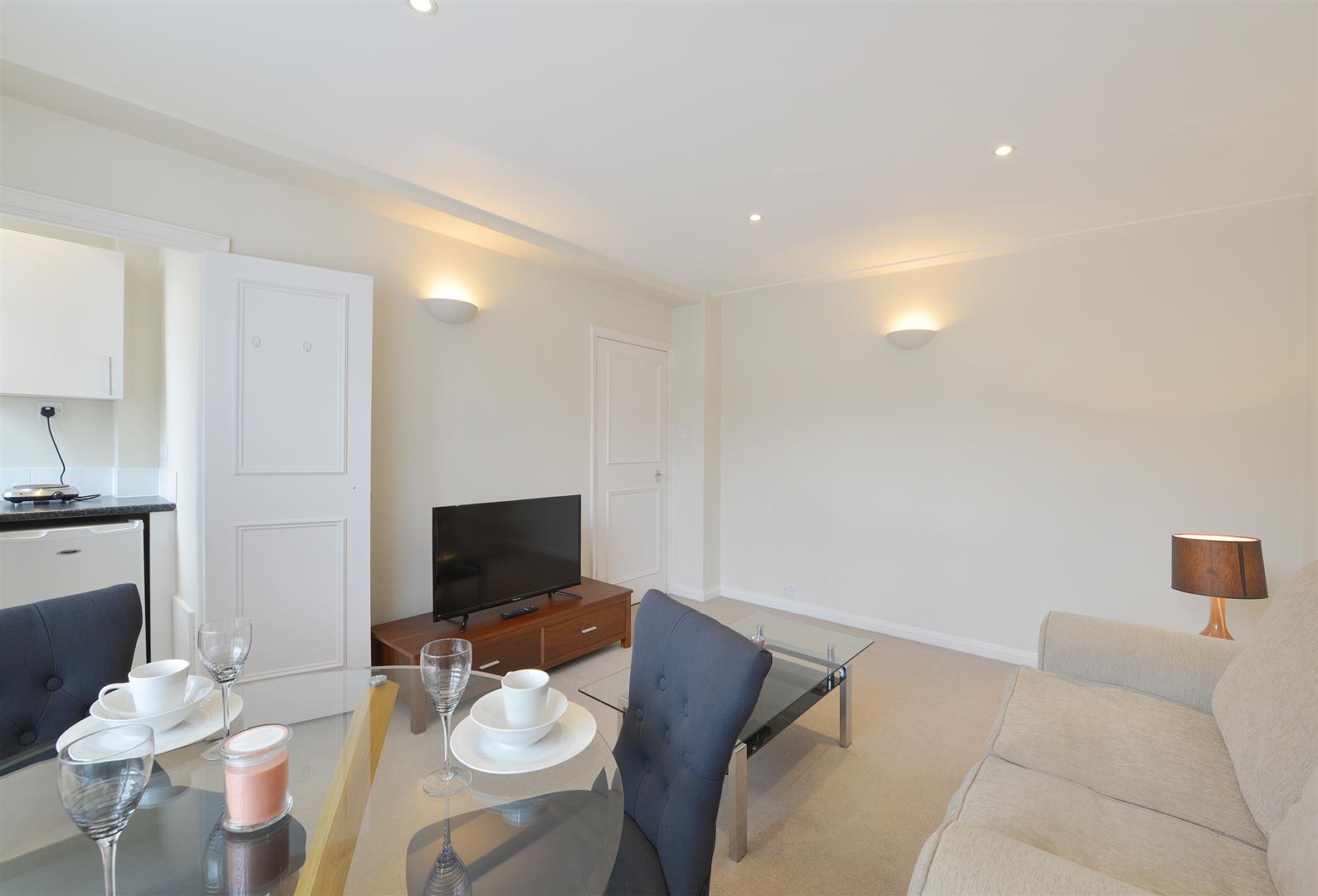 1 bed apartment to rent in Hill Street, Mayfair, London  - Property Image 3