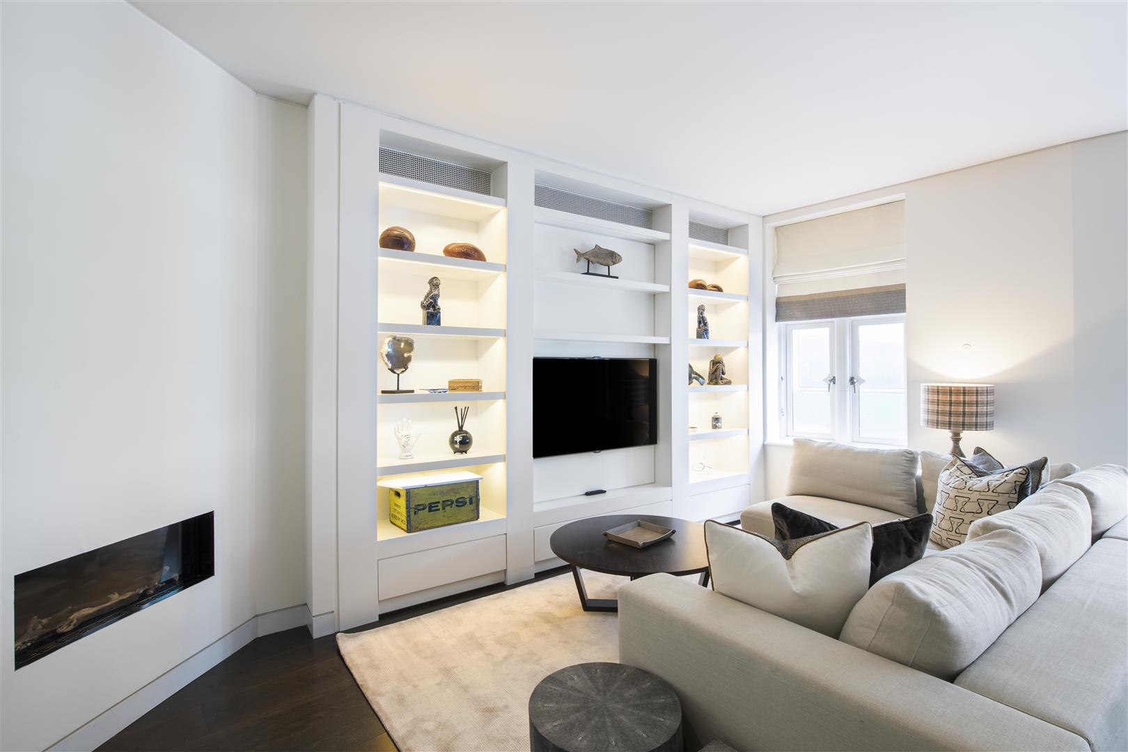 2 bed apartment to rent in Duke Street