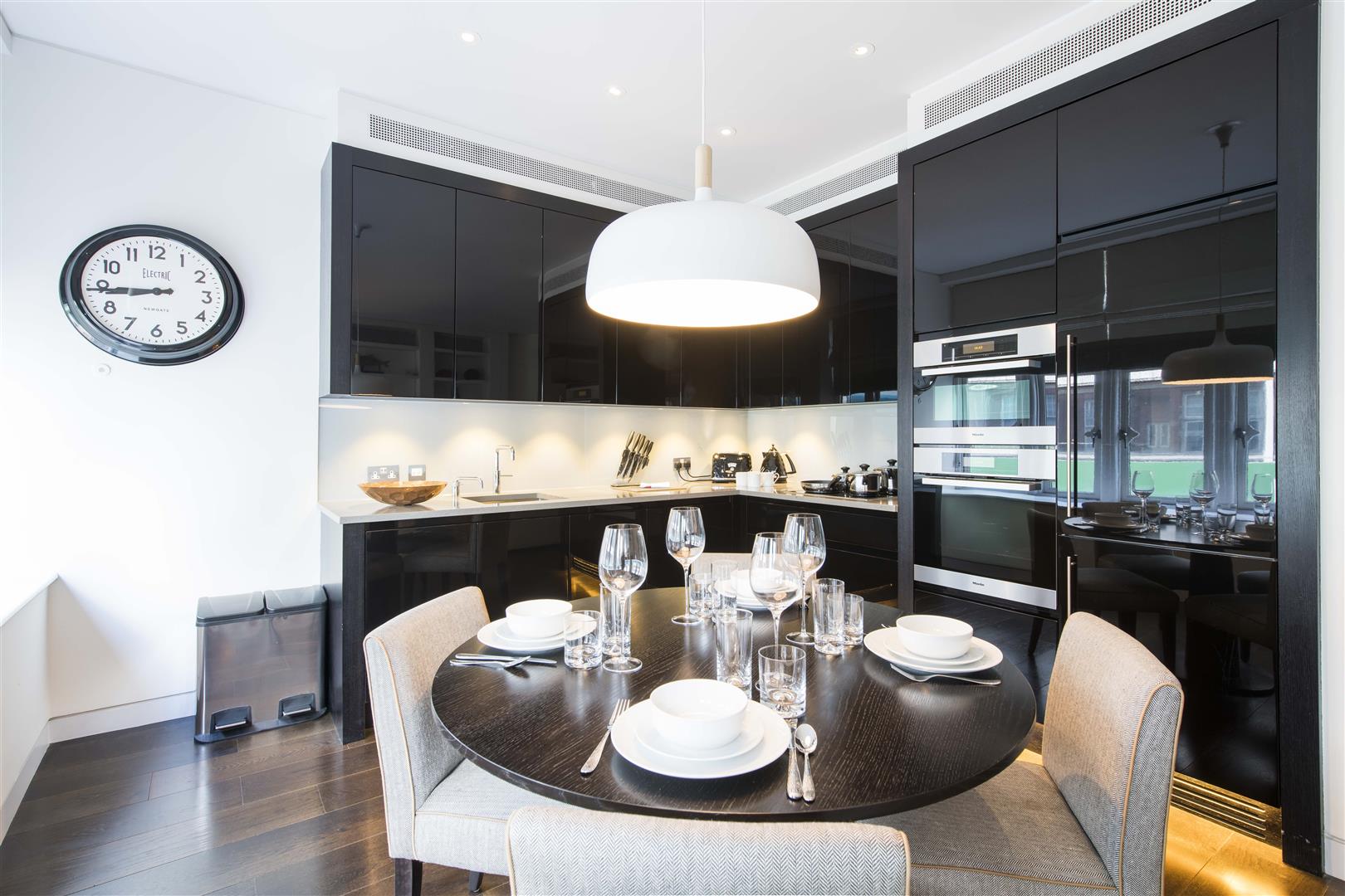 2 bed apartment to rent in Duke Street  - Property Image 4