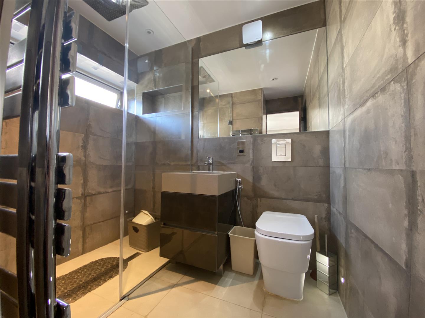 3 bed apartment for sale in The Quadrangle, London  - Property Image 7