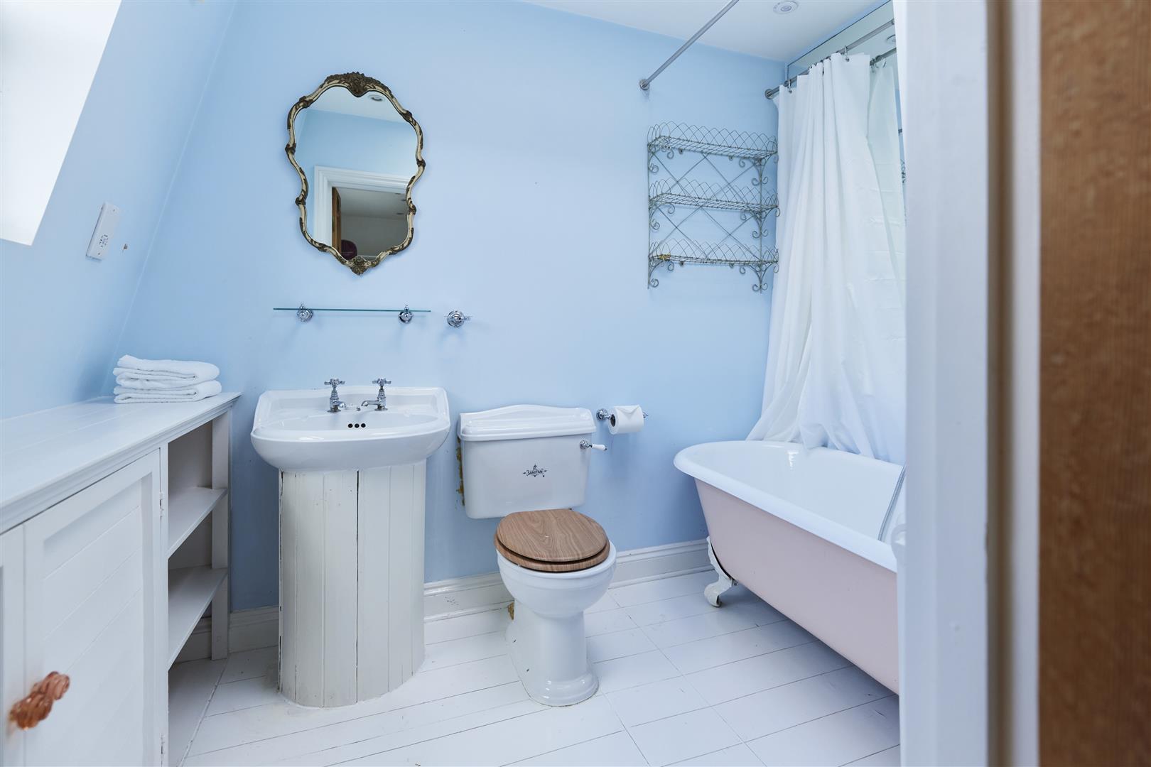 4 bed house for sale in Rosemont Road, London 36