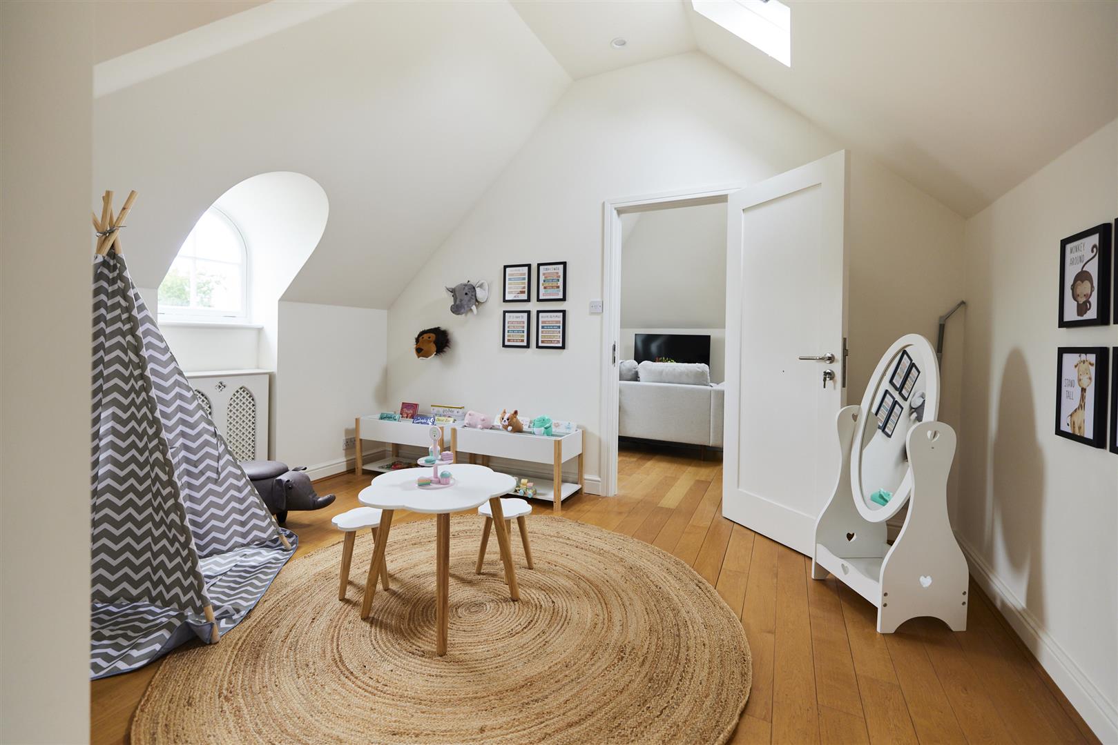 6 bed detached house for sale in Park View Road, London  - Property Image 60