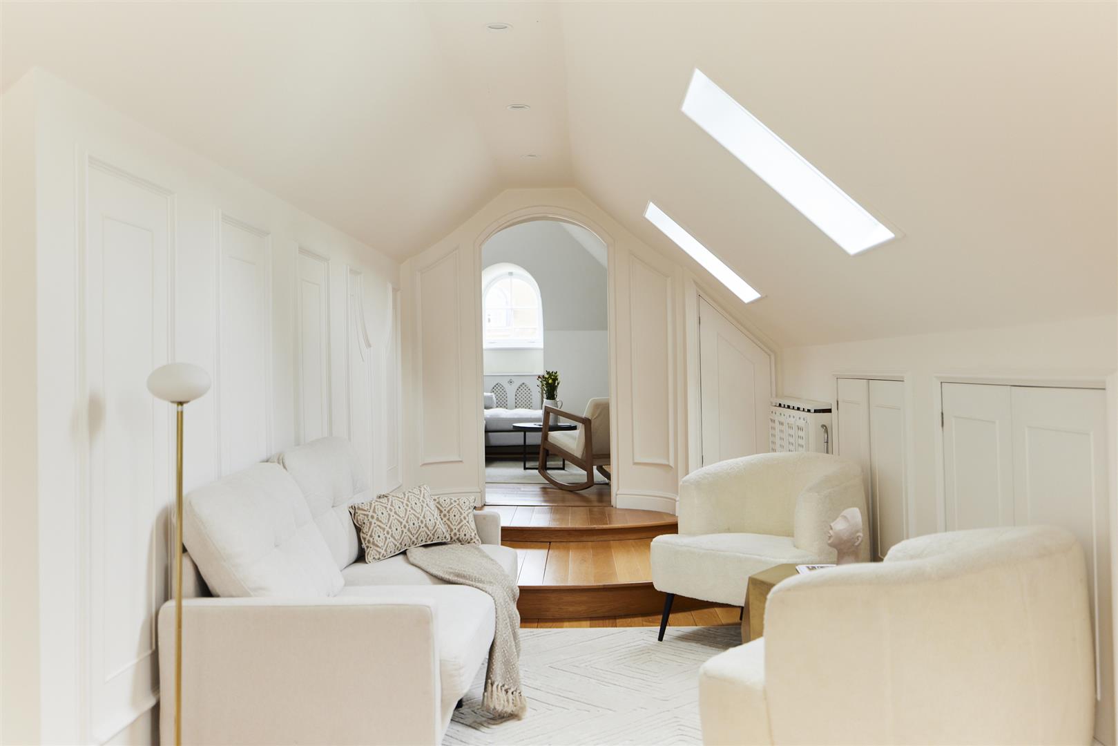 6 bed detached house for sale in Park View Road, London  - Property Image 64