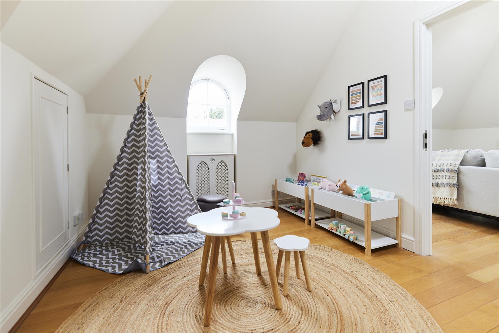 6 bed detached house for sale in Park View Road, London  - Property Image 59