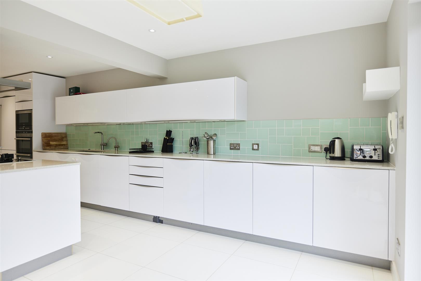 6 bed detached house for sale in Park View Road, London 19