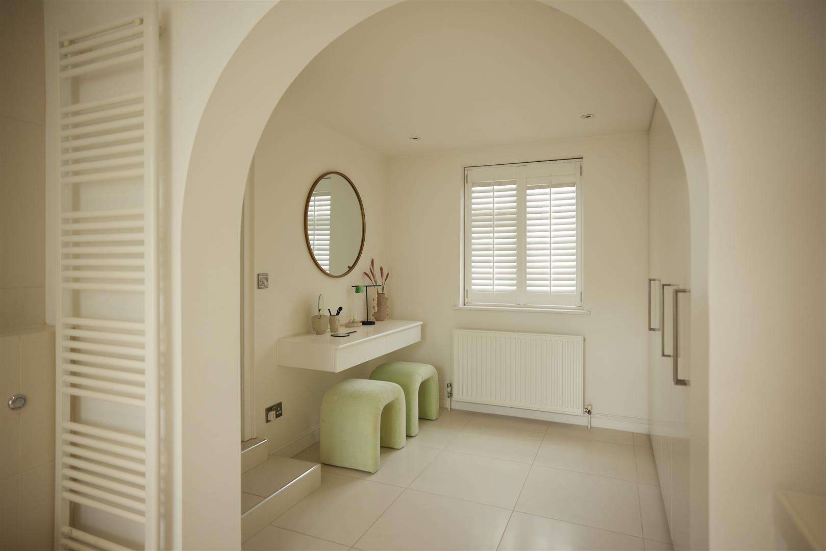 6 bed detached house for sale in Park View Road, London  - Property Image 49