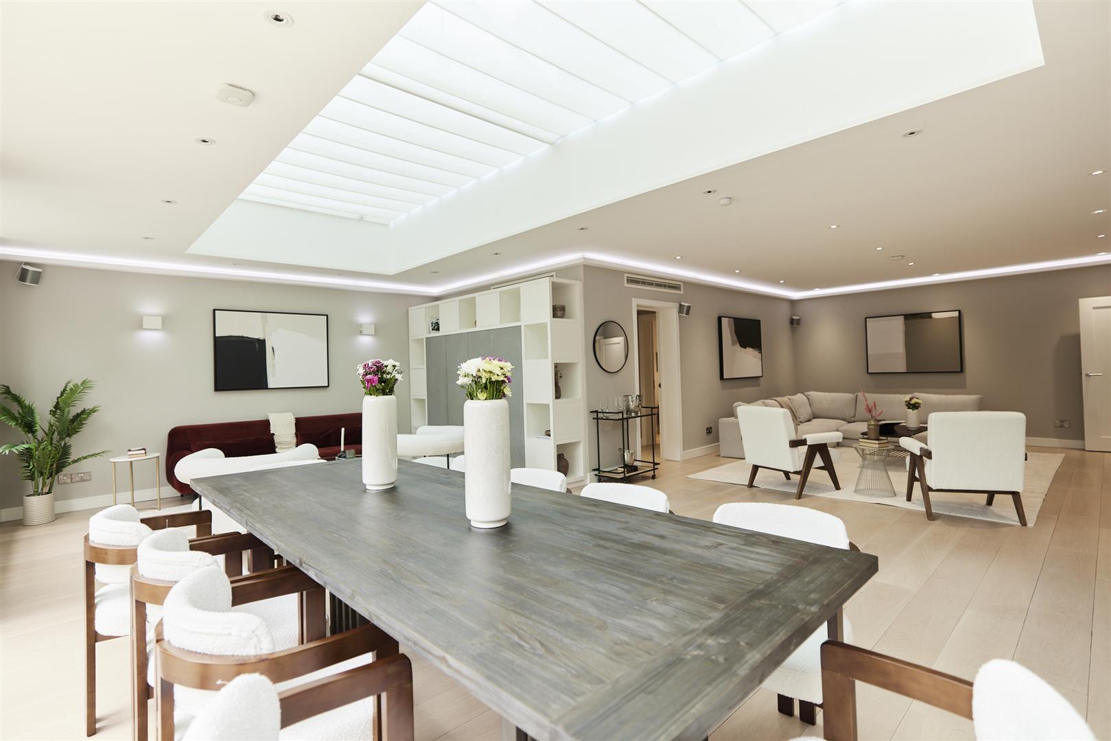 6 bed detached house for sale in Park View Road, London  - Property Image 15