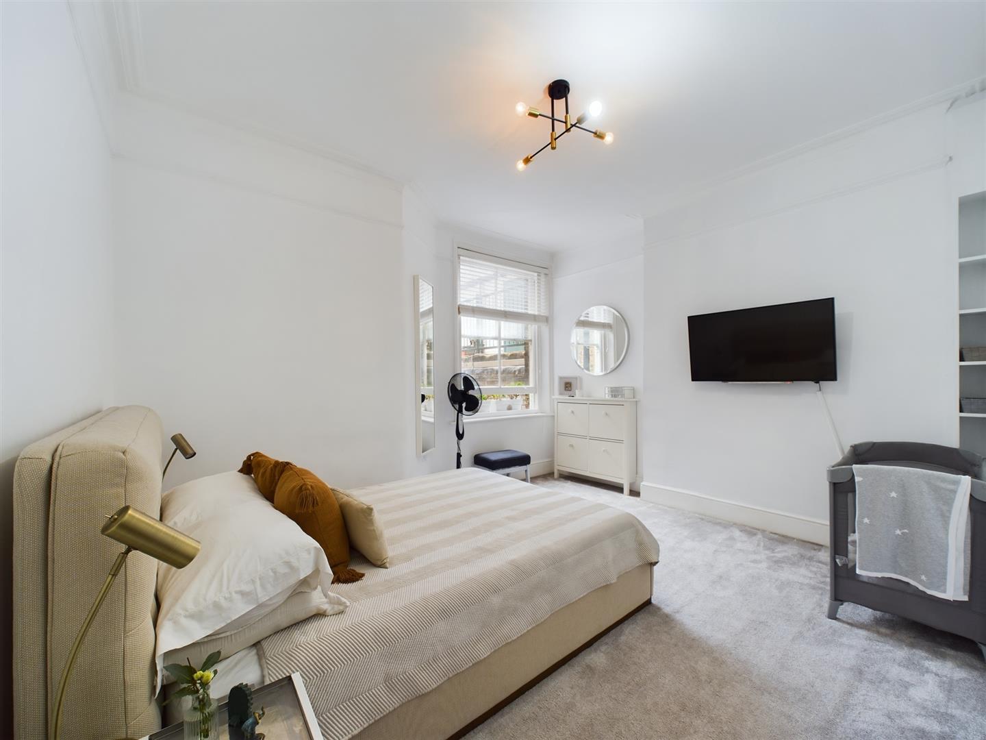 1 bed flat for sale in Widley Road, London 18