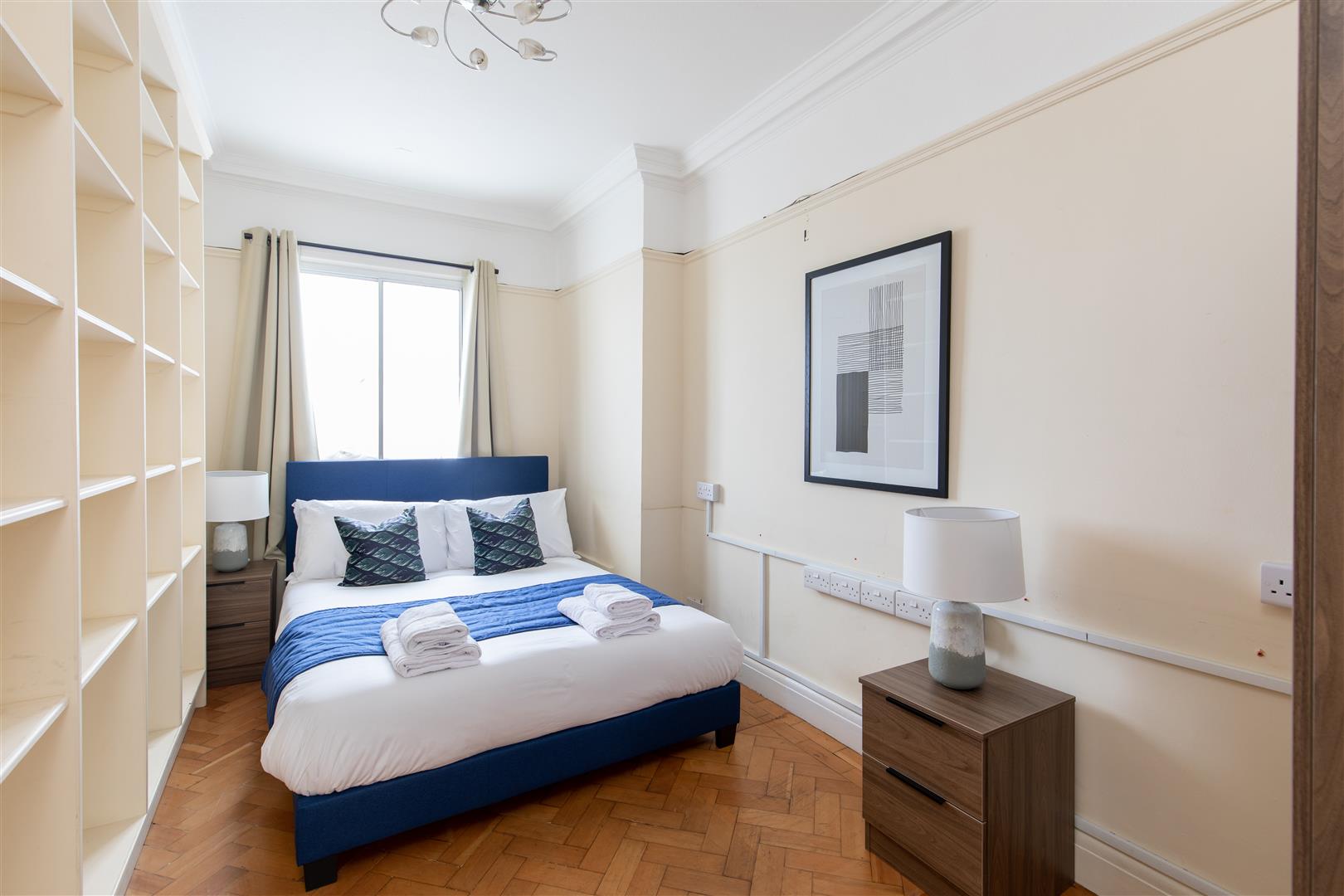 3 bed apartment for sale in Baker Street, London 8