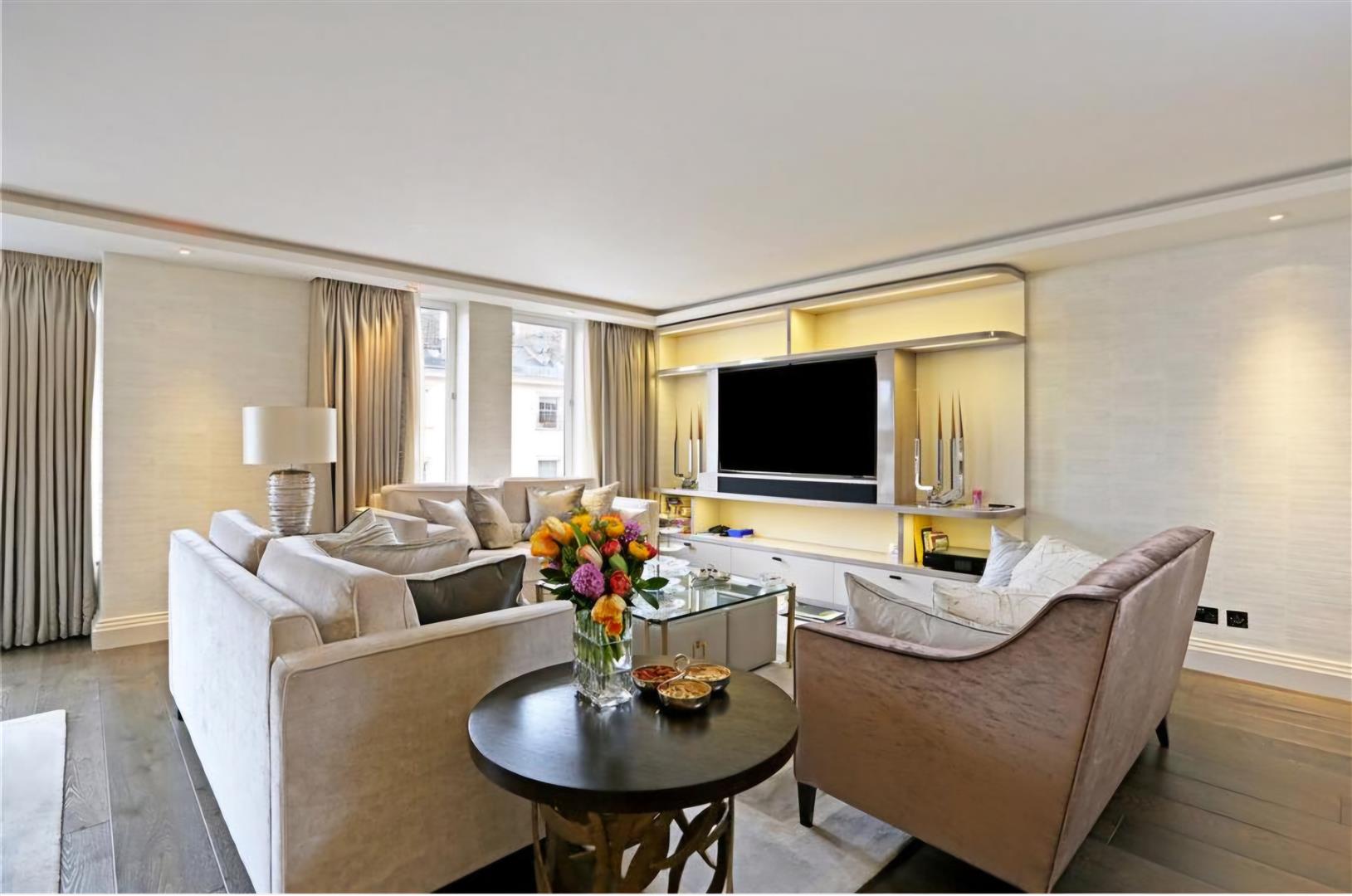 4 bed apartment for sale in Ebury Street, London  - Property Image 1