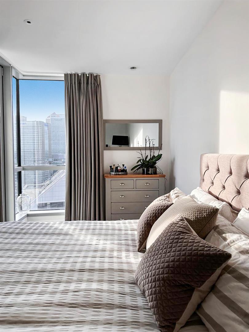 2 bed flat for sale in Charrington Tower, 11 Biscayne Avenue, London E14  - Property Image 16