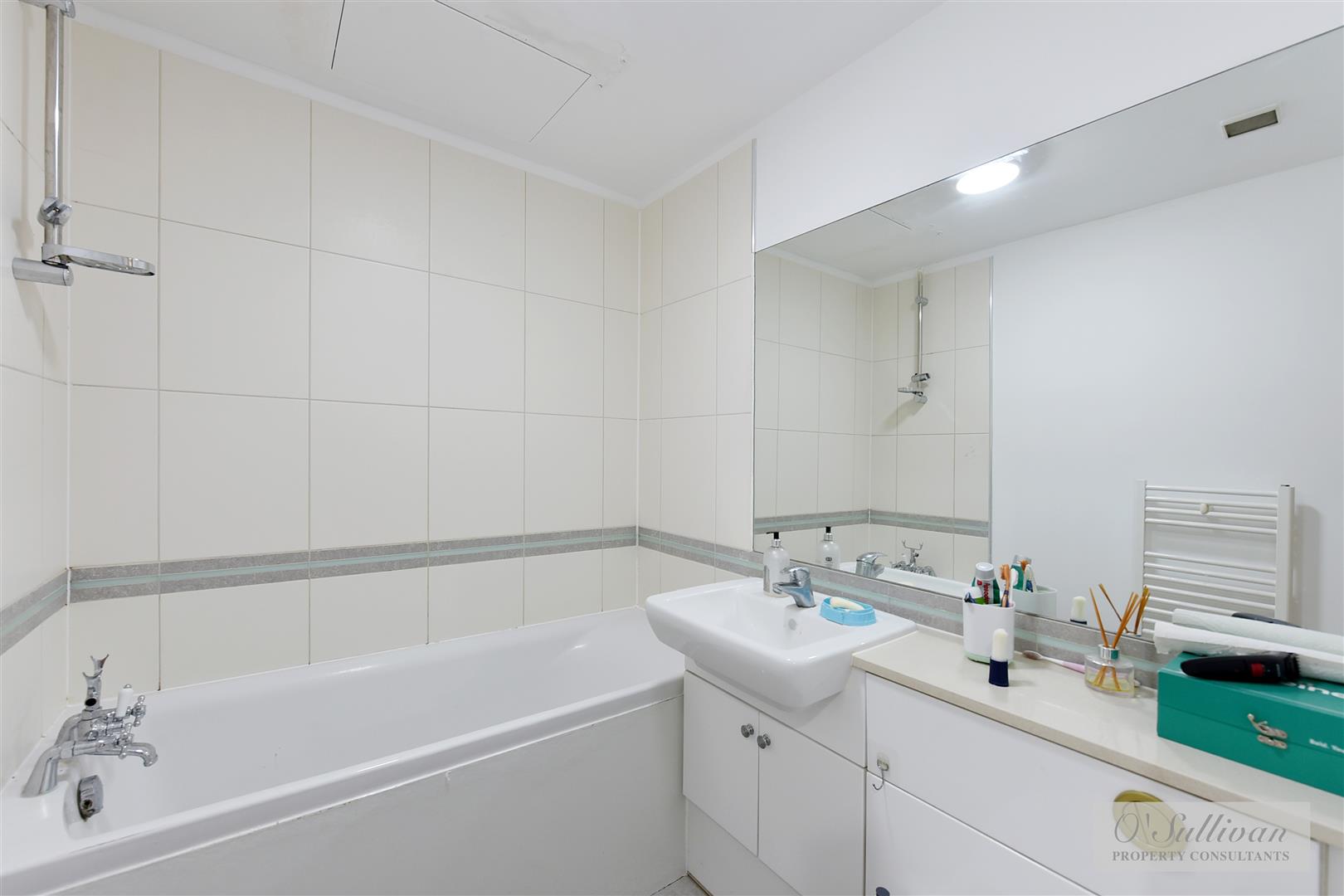 2 bed apartment for sale in Boulevard Drive, London 9