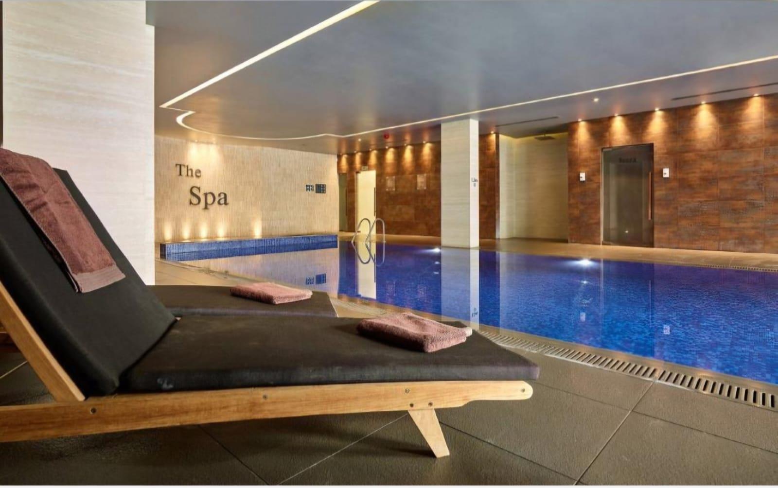 2 bed apartment for sale in Boulevard Drive, London 11