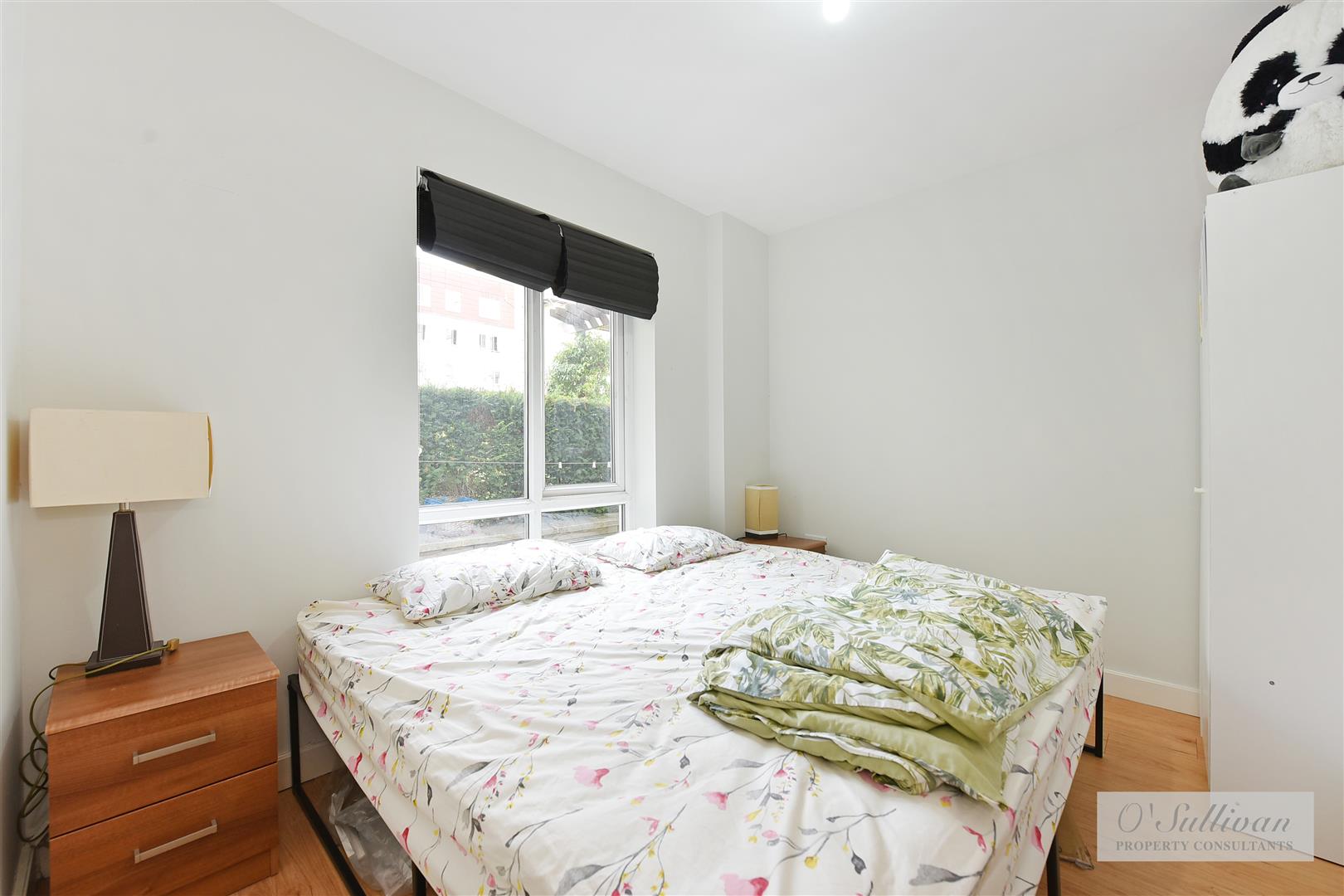 2 bed apartment for sale in Boulevard Drive, London 5