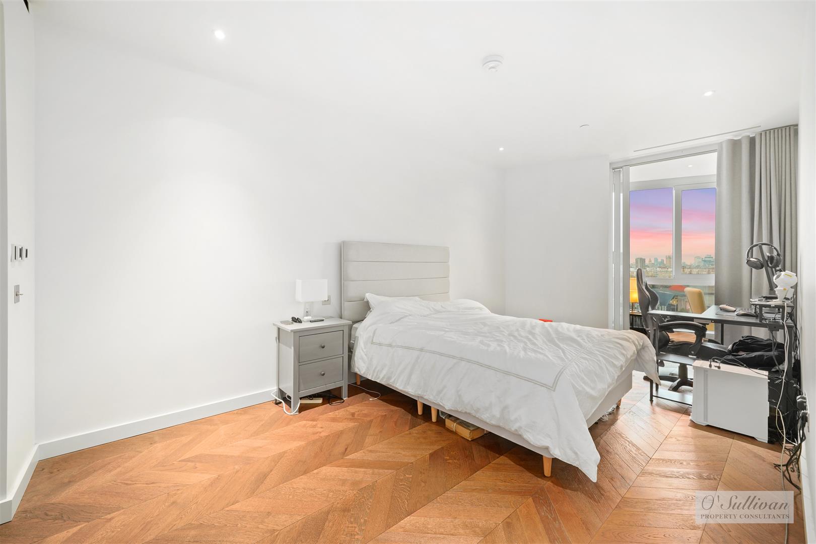 2 bed apartment for sale in Prospect Way, London 10