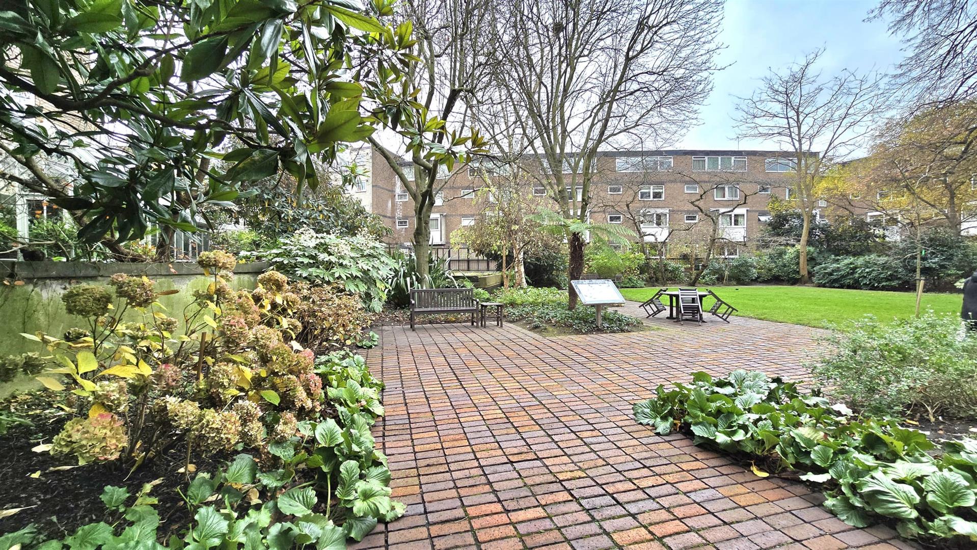 1 bed flat for sale in Southwick Street, London 19