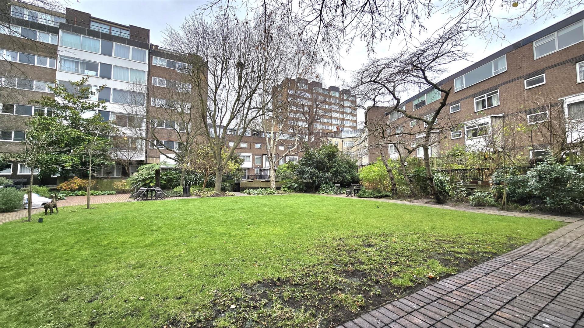 1 bed flat for sale in Southwick Street, London  - Property Image 22