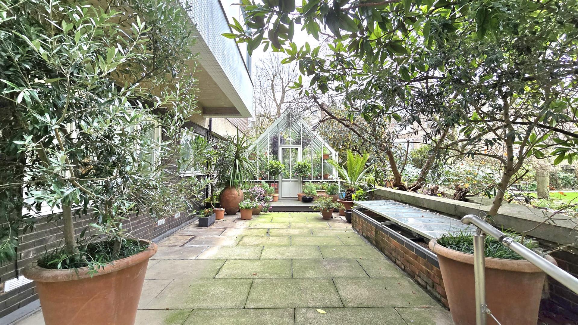 1 bed flat for sale in Southwick Street, London  - Property Image 25