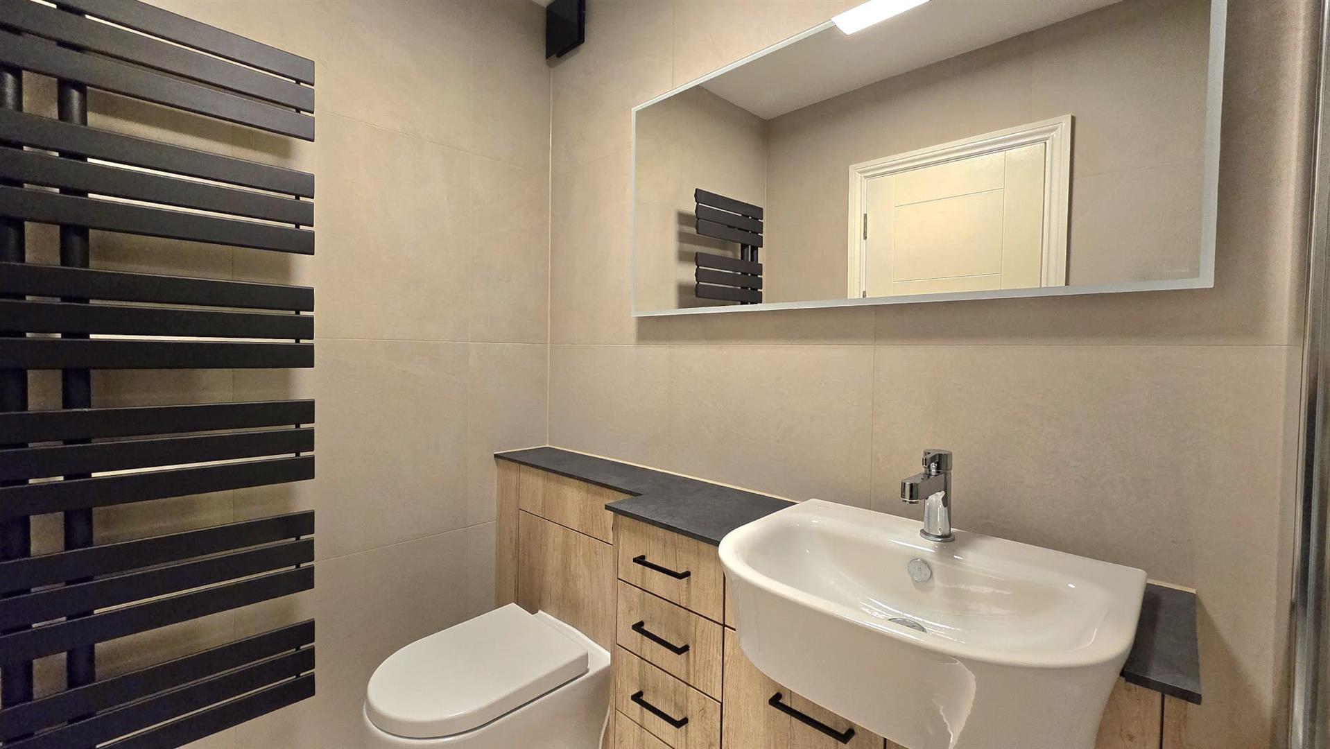 1 bed flat for sale in Southwick Street, London  - Property Image 10