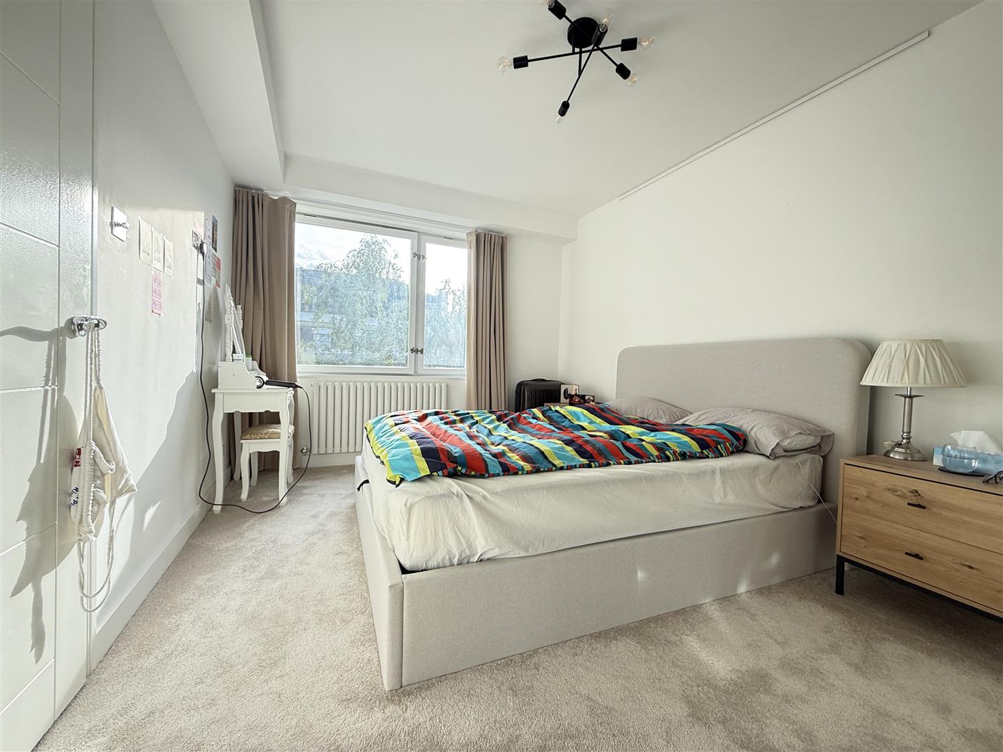 1 bed flat for sale in Southwick Street, London  - Property Image 12